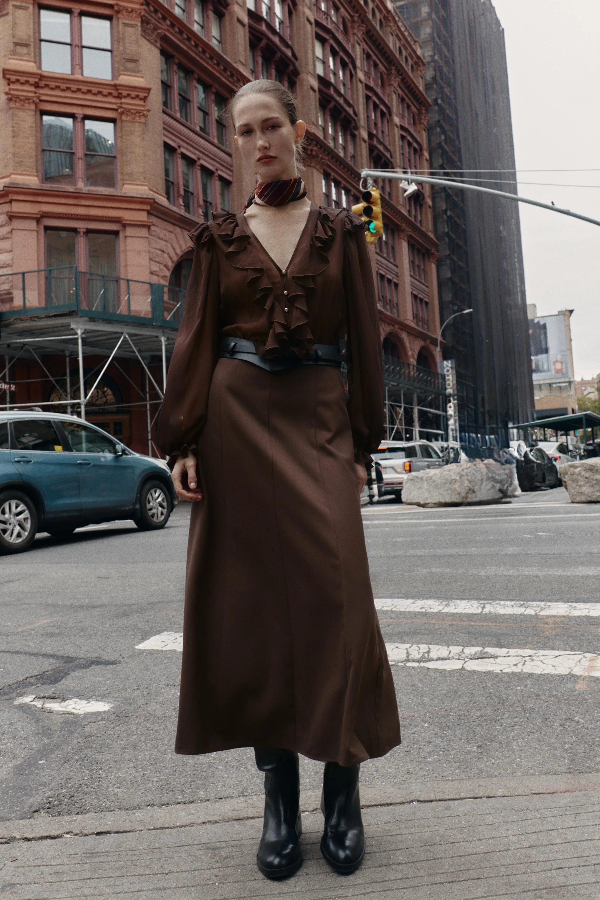 پیراهن میدی با کمربند متضاد