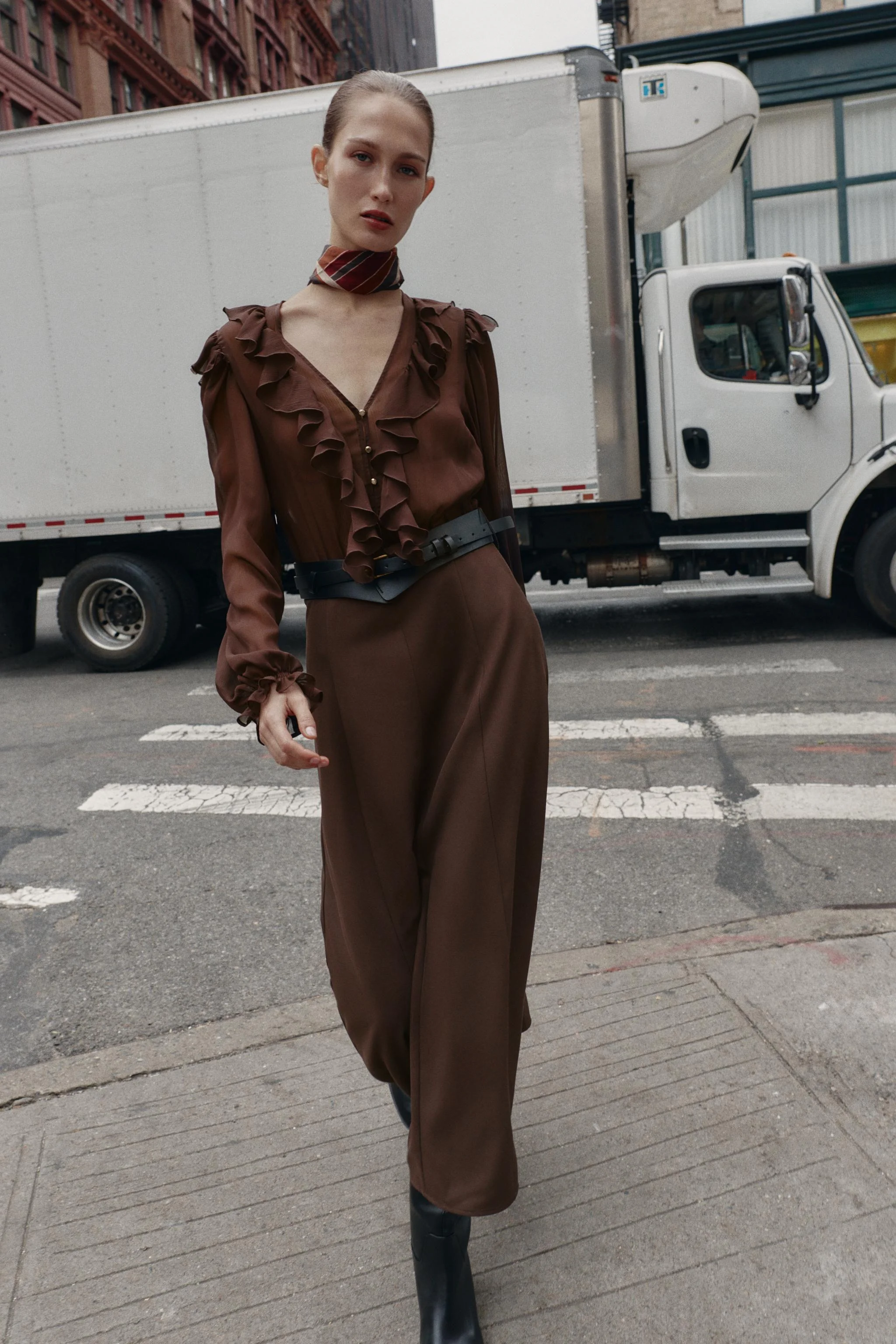 پیراهن میدی با کمربند متضاد