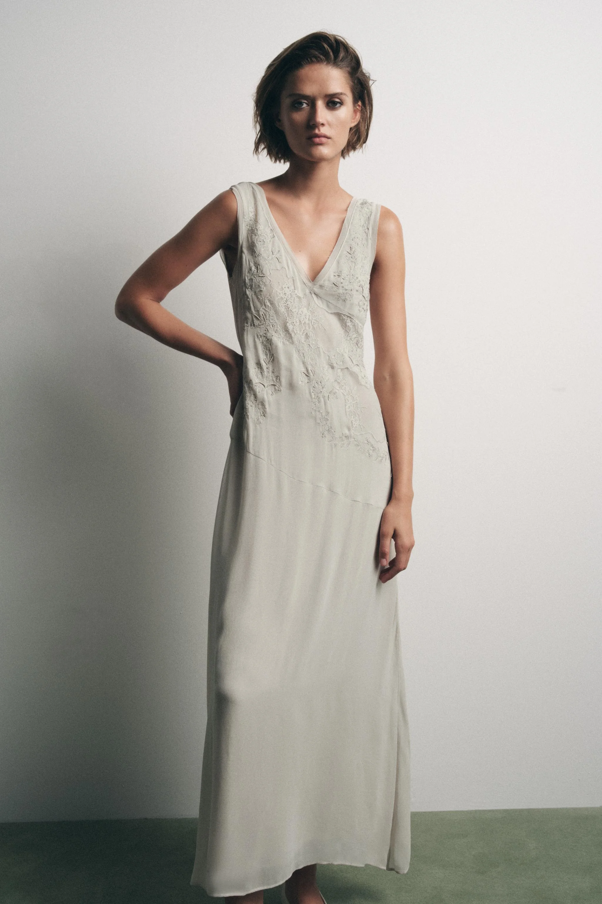 پیراهن ژرژت با گلدوزی و منجوق