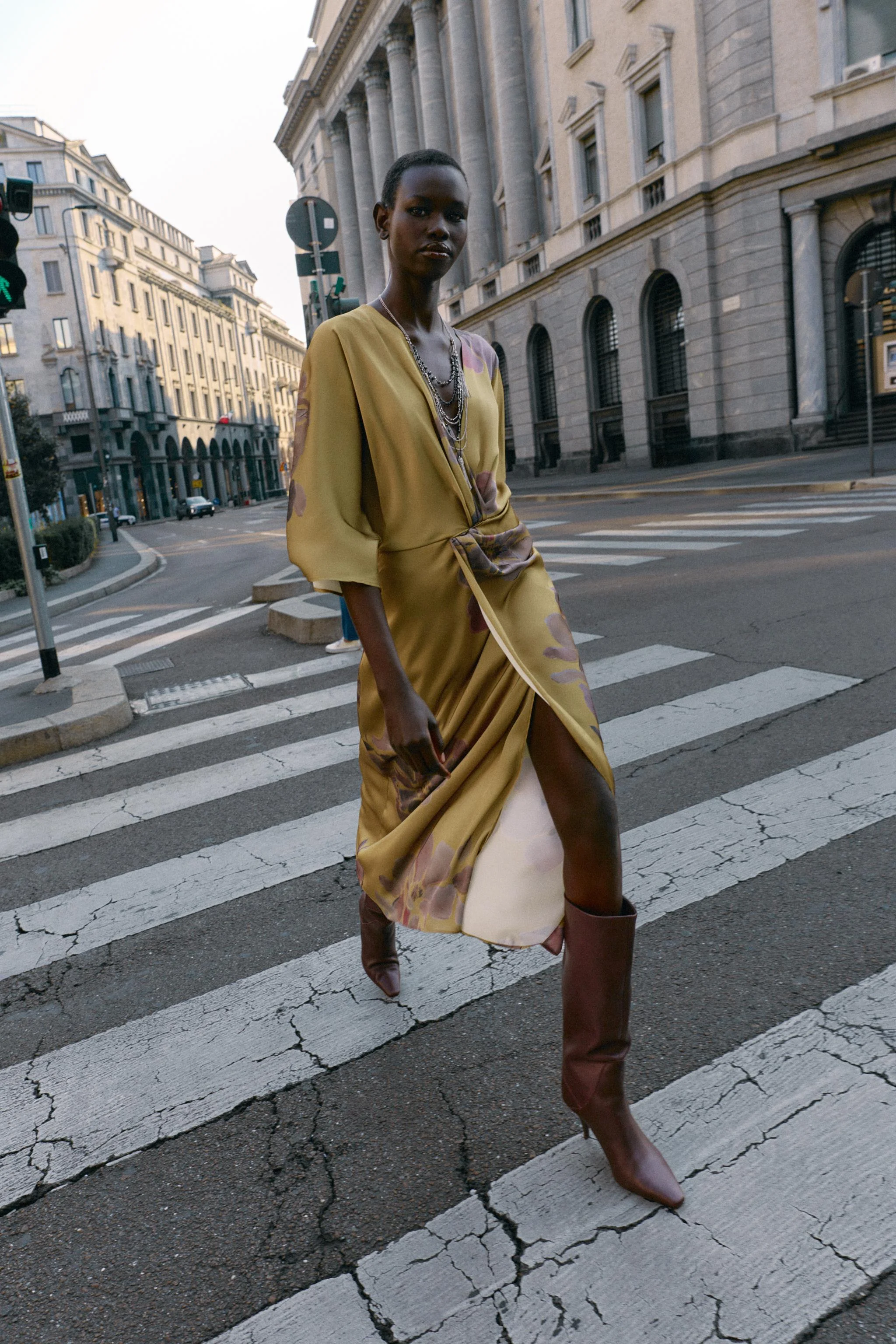 پیراهن میدی ساتن طرح‌دار