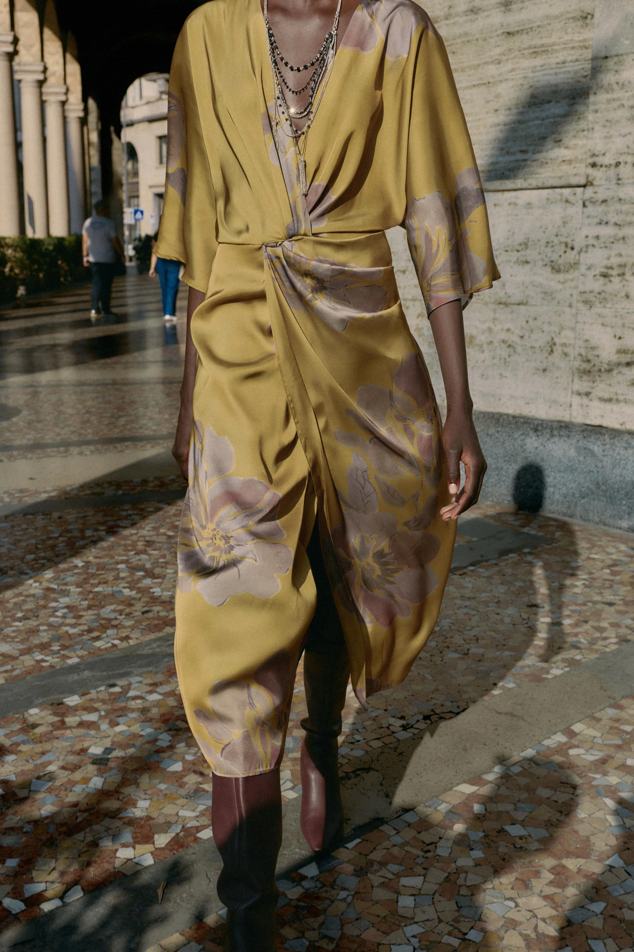 پیراهن میدی ساتن طرح‌دار