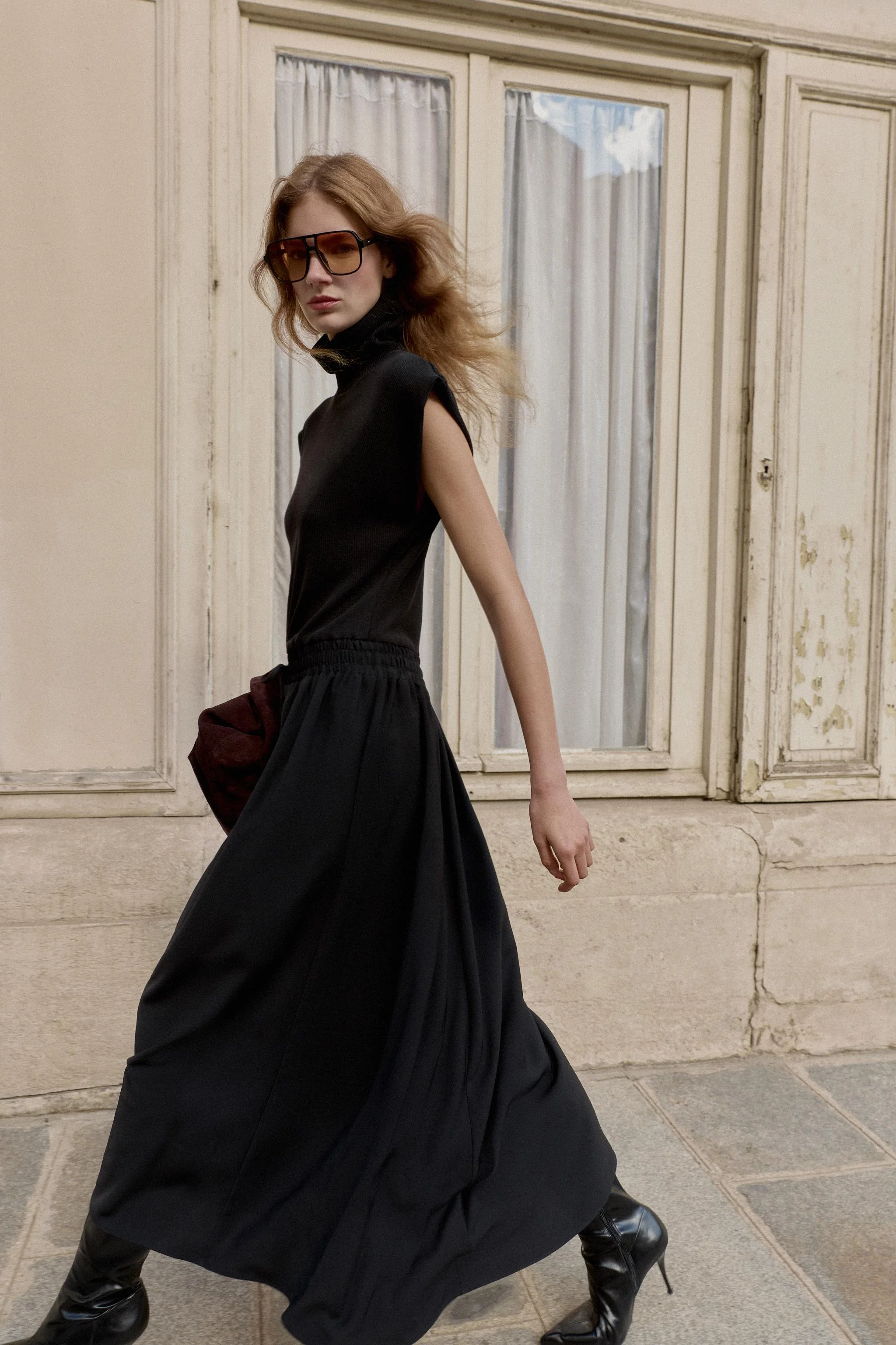 پیراهن بلند با جزئیات هماهنگ