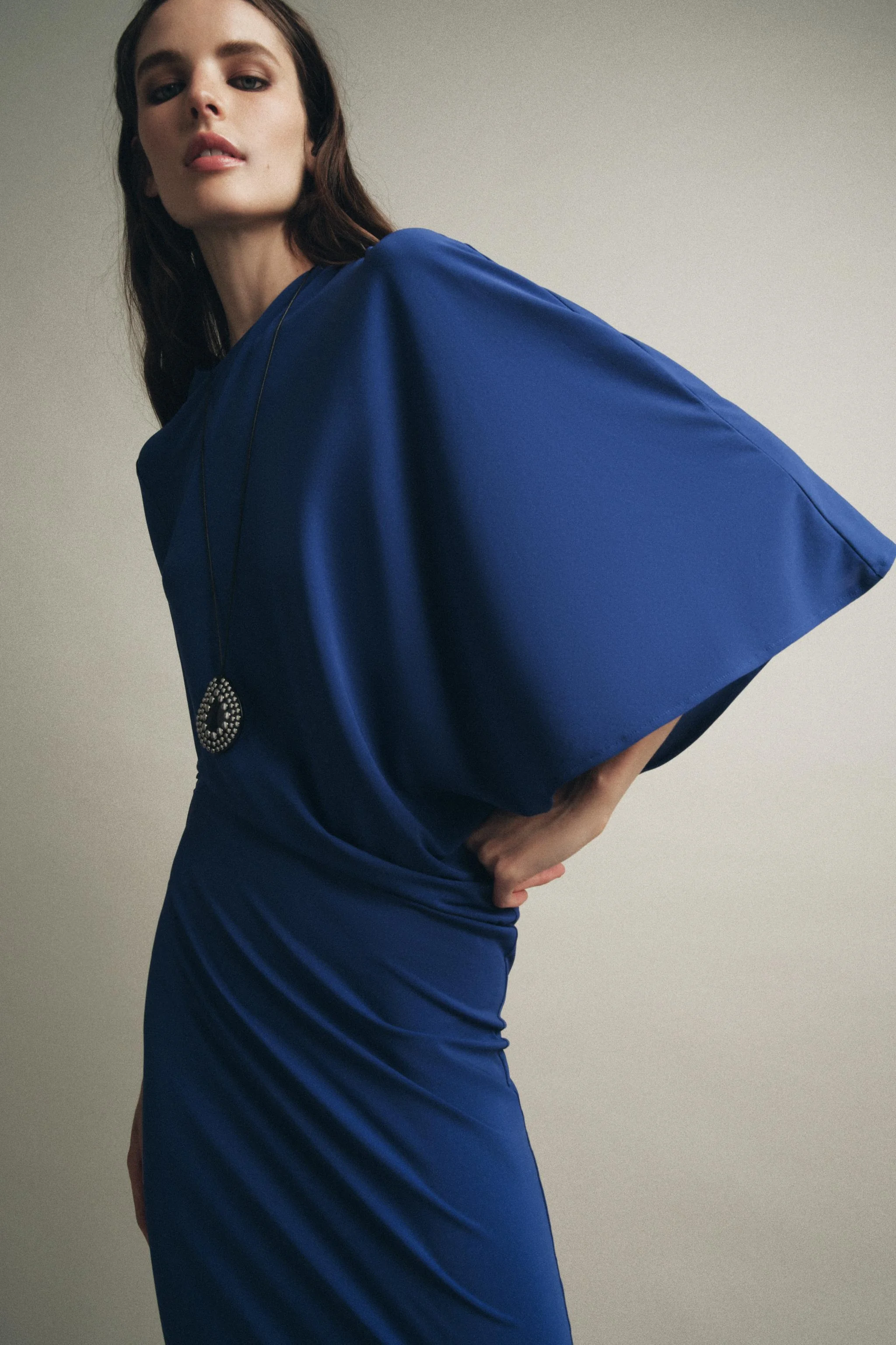 پیراهن بلند نامتقارن