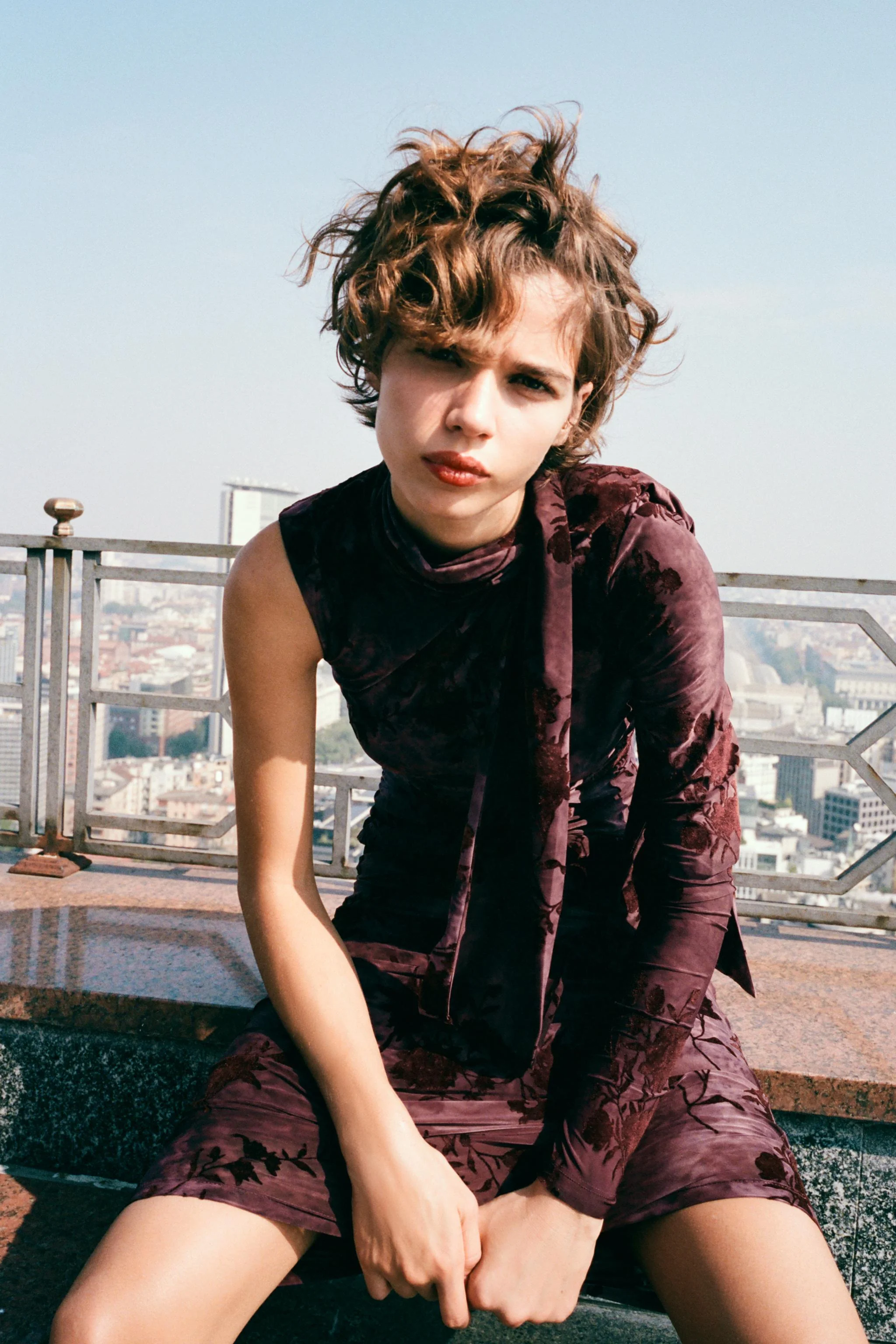 پیراهن بلند طرح‌دار با شال