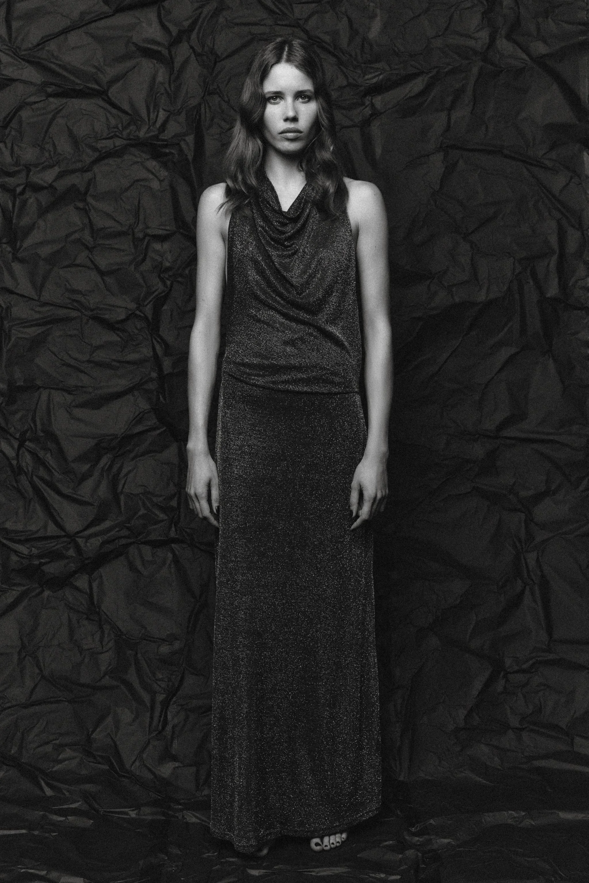 پیراهن بلند با نخ متالیک و پشت باز