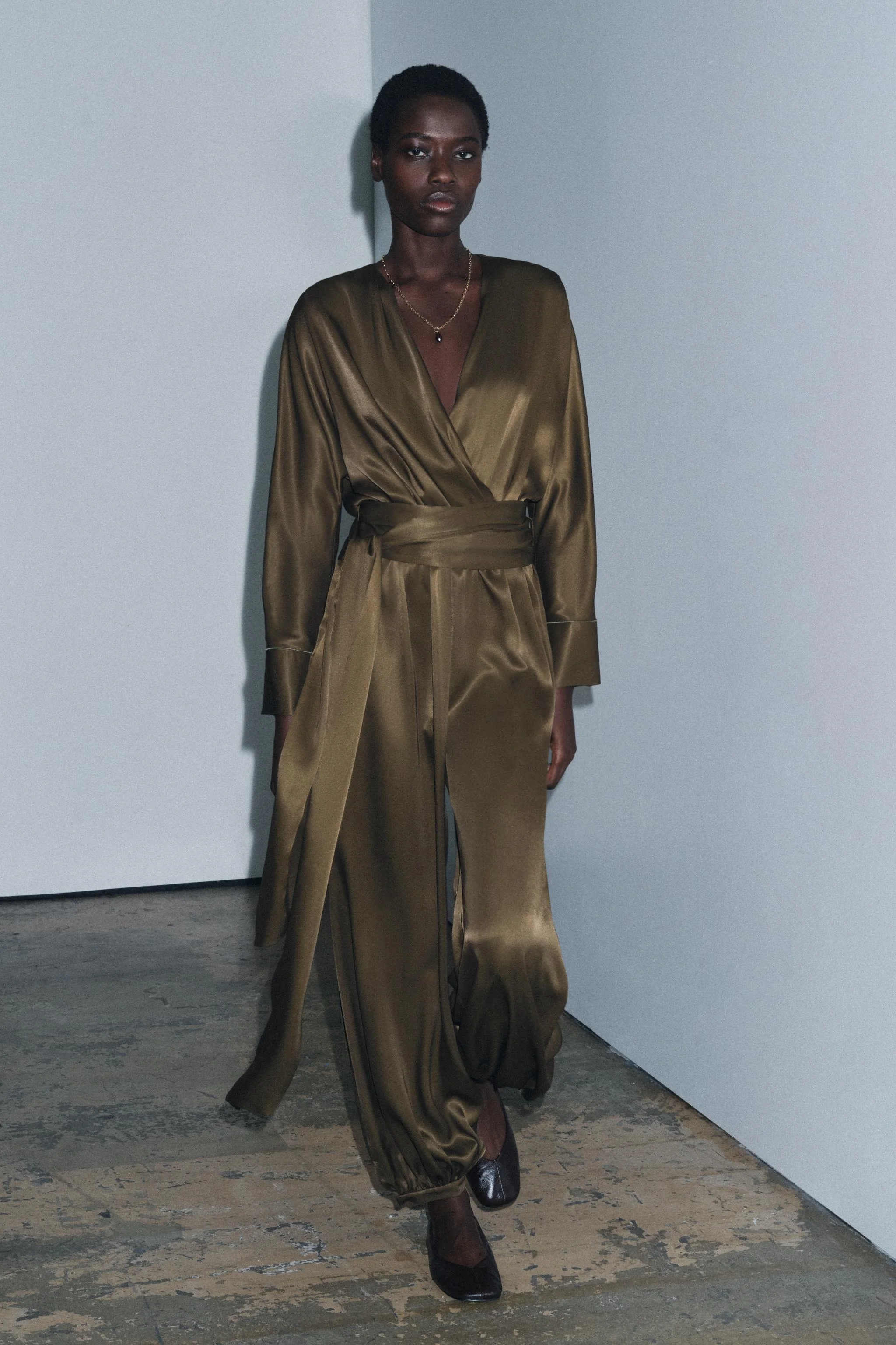 سرهمی ساتن بلند ZW COLLECTION با لبه های پفی