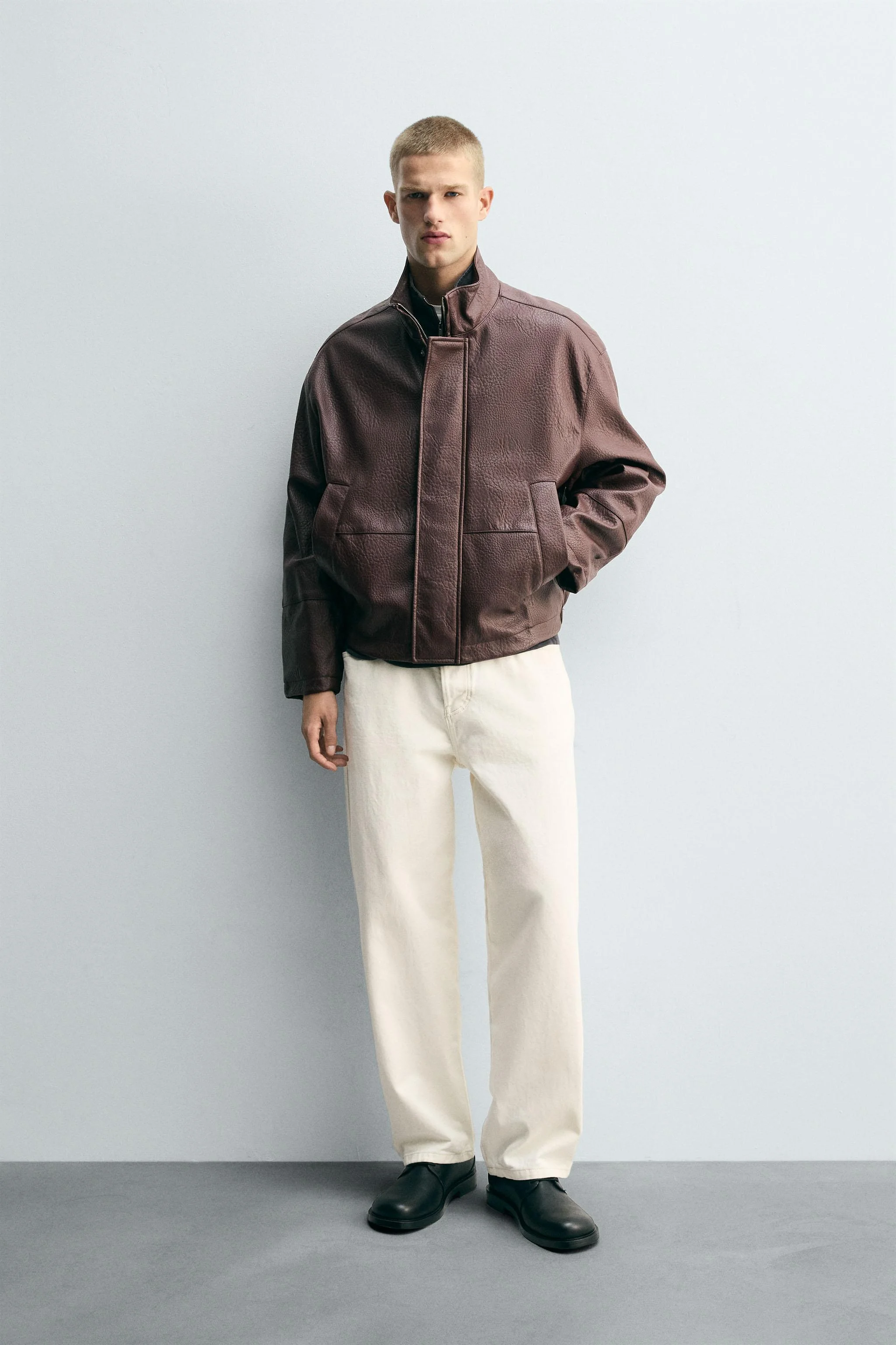 کت با بافت چرم مصنوعی کت با بافت چرم مصنوعی