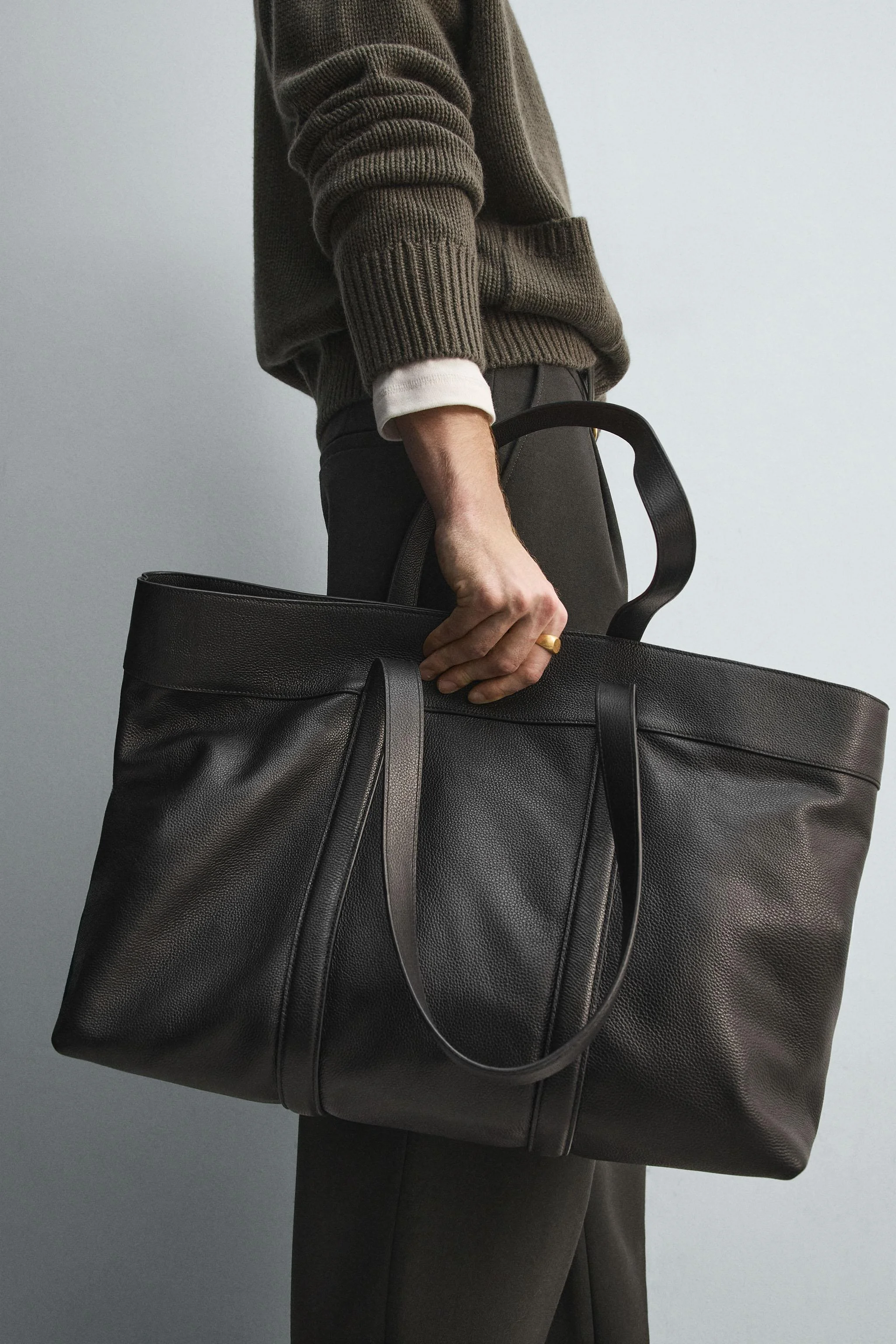 کیف دستی چرمی با طراحی محدود