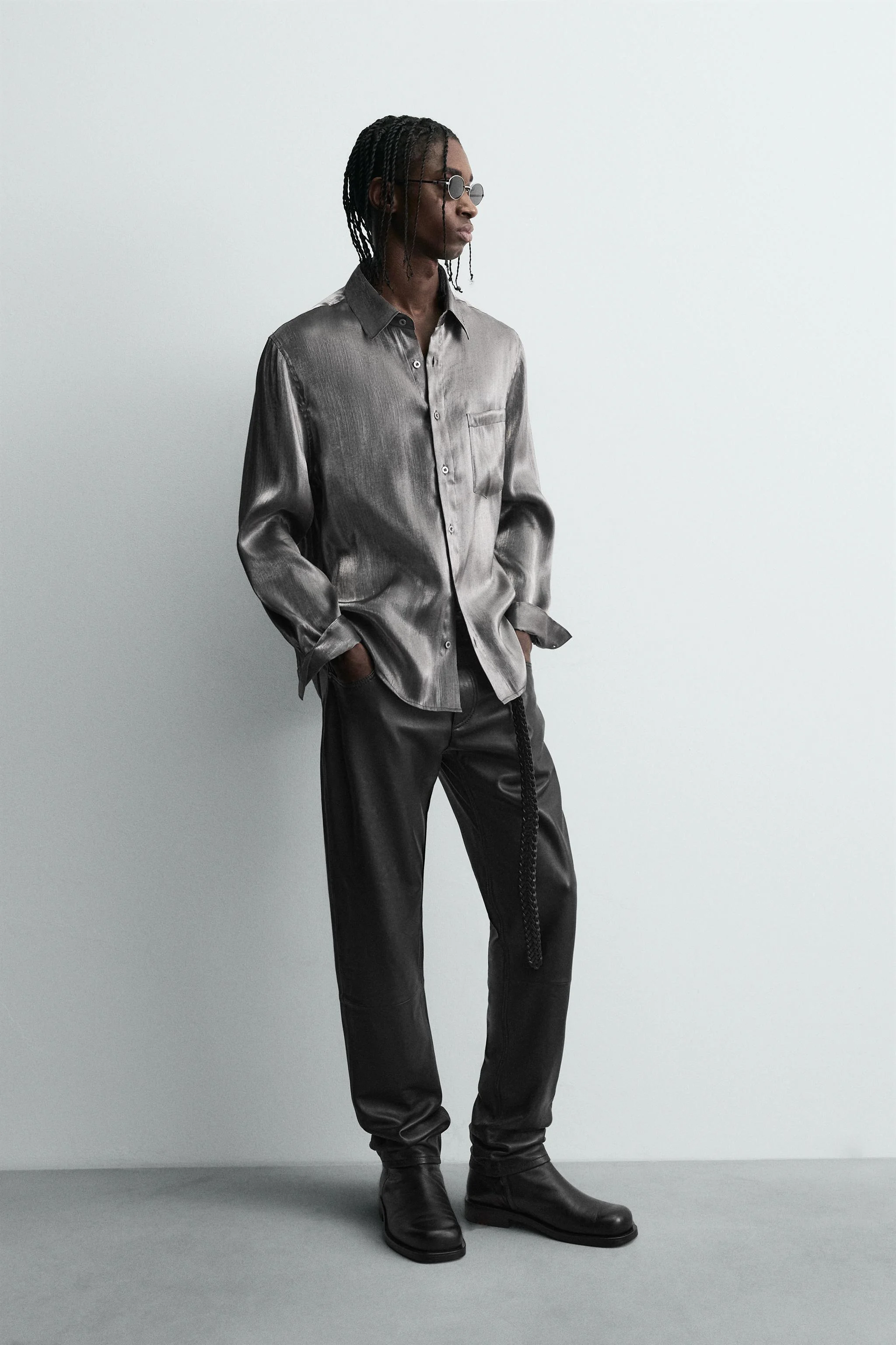 شلوار چرم با برش اسلیم فیت