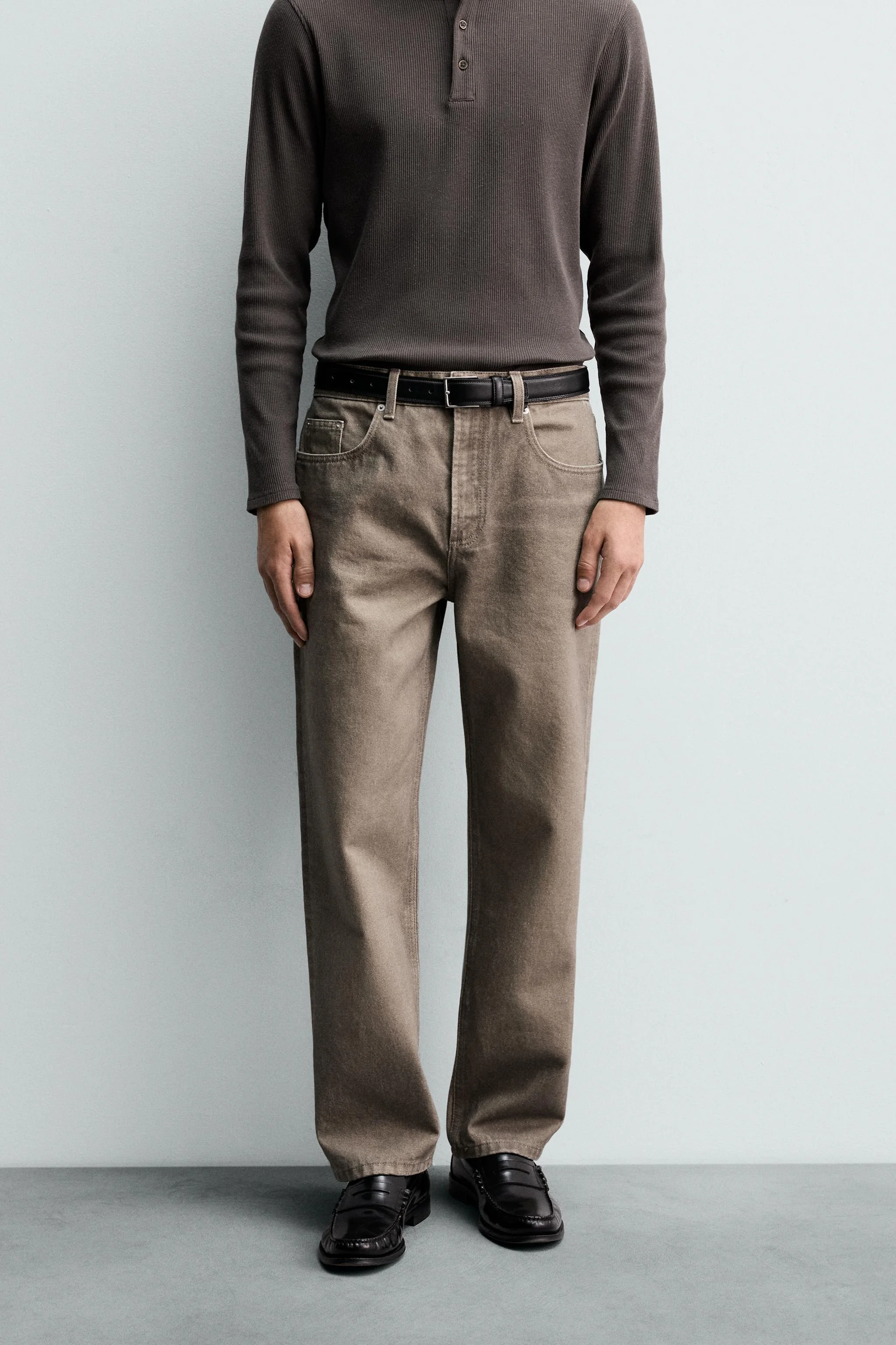 شلوار جین راسته با طرح چاپی و شسته‌شده