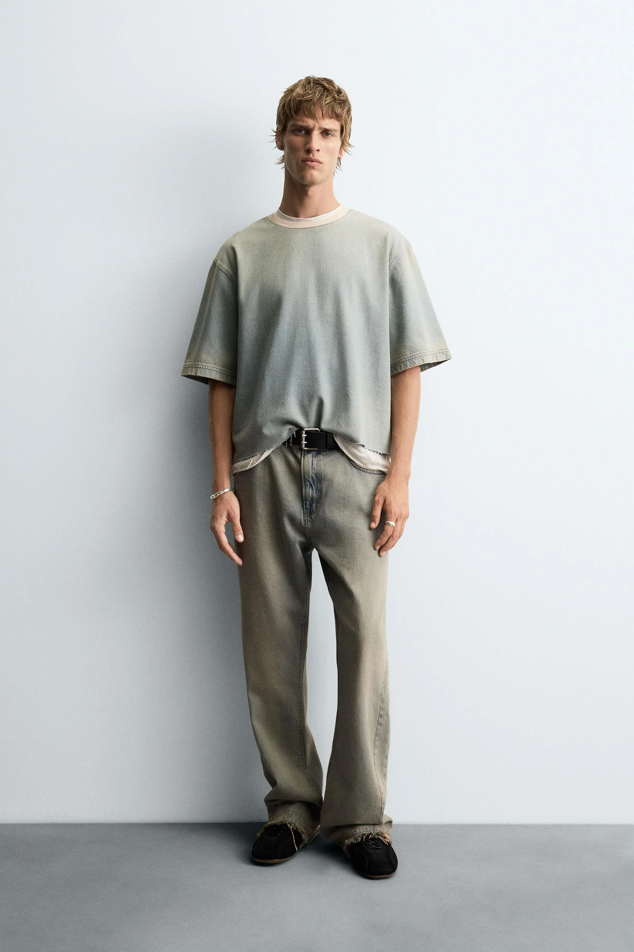 تی‌شرت جین سنگ‌شور شده