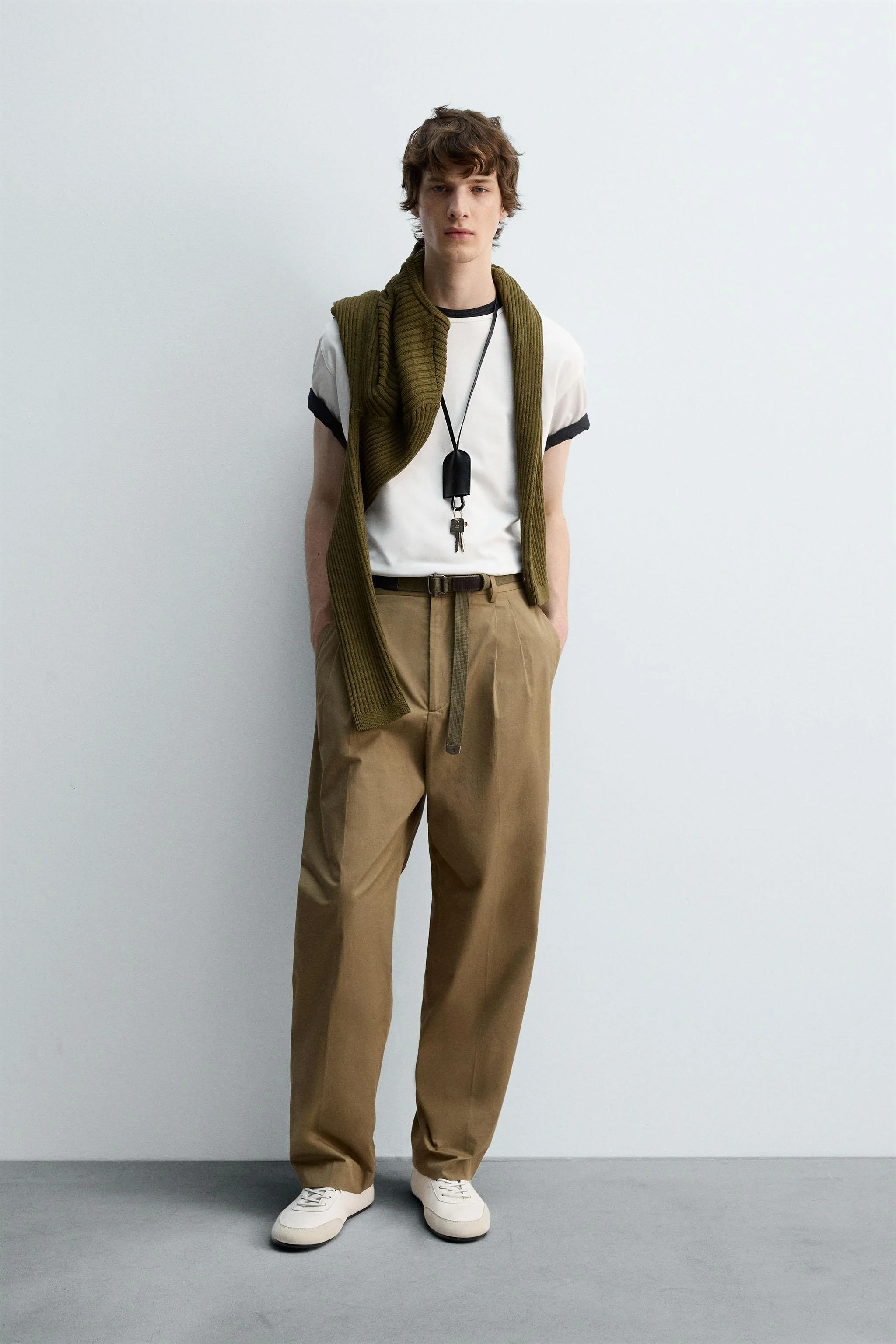 تی شرت یقه گرد با سرآستین کشبافت سنگین وزن تی شرت یقه گرد با سرآستین کشبافت سنگین وزن