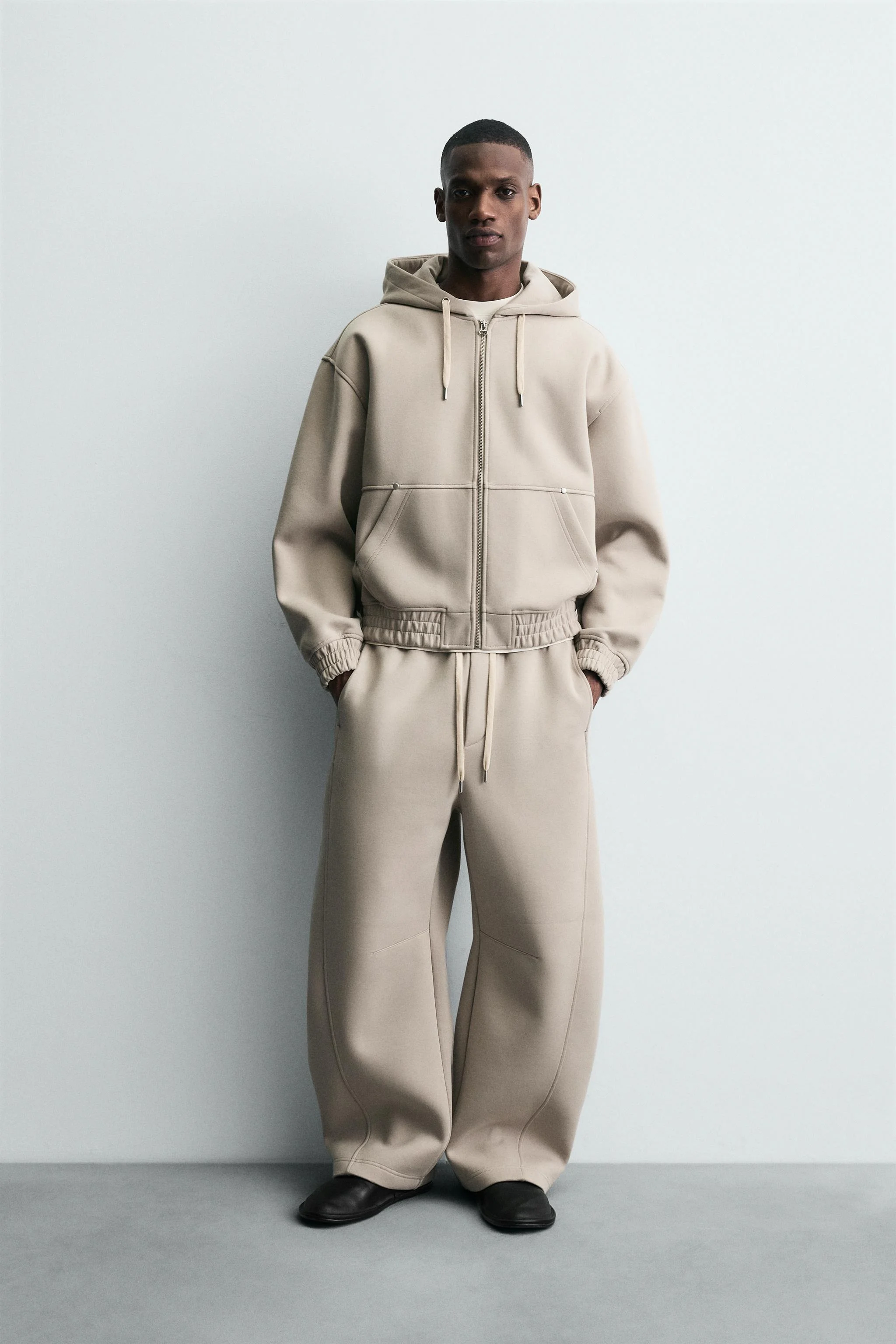 هودی زیپ‌دار با افکت نئوپرن