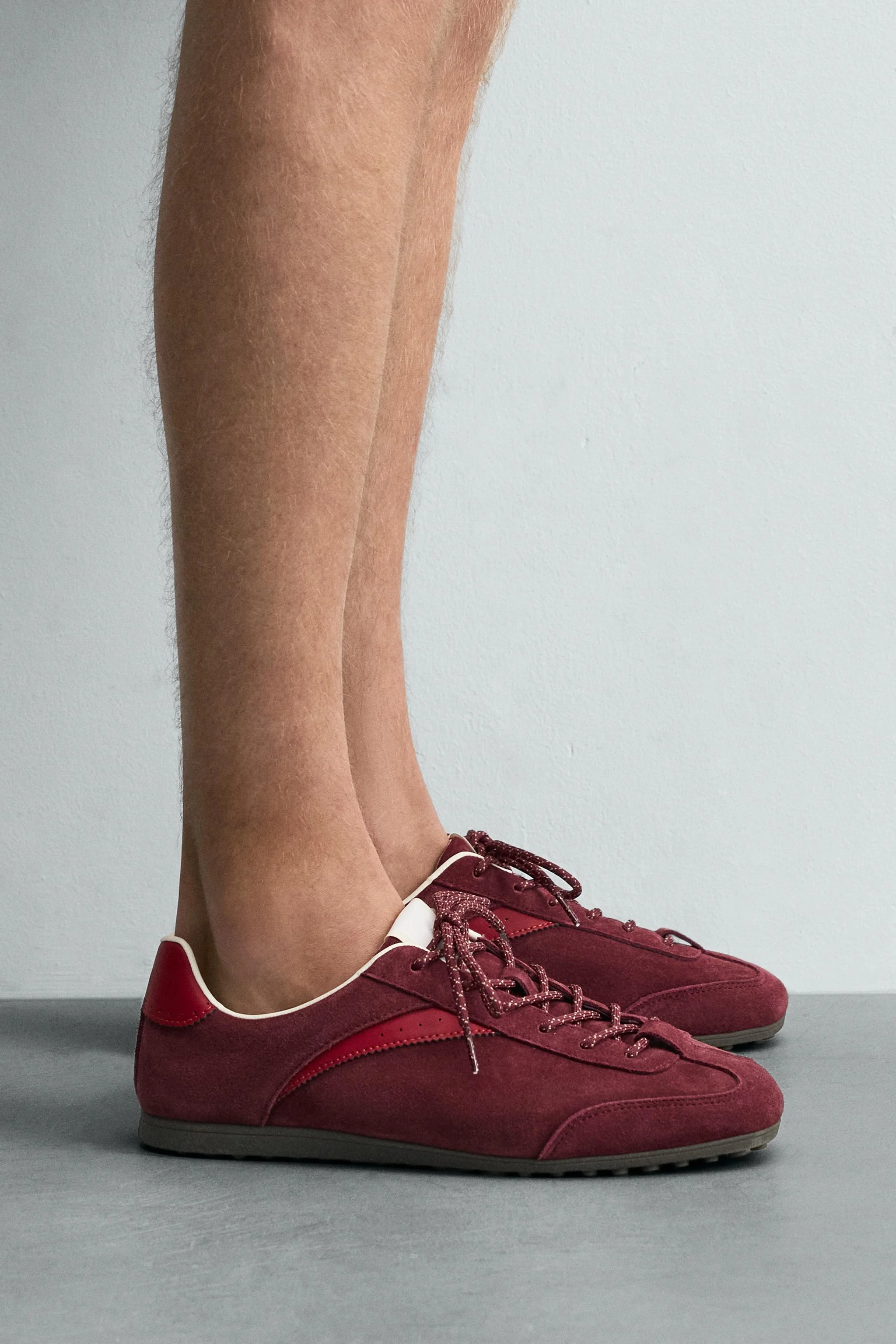 کفش ورزشی چرمی