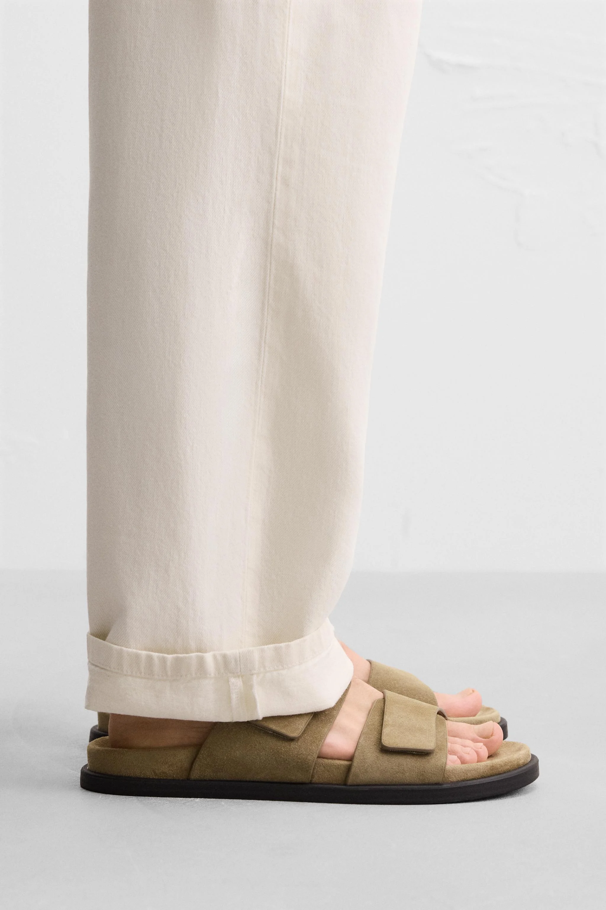 صندل چرمی با دو بند