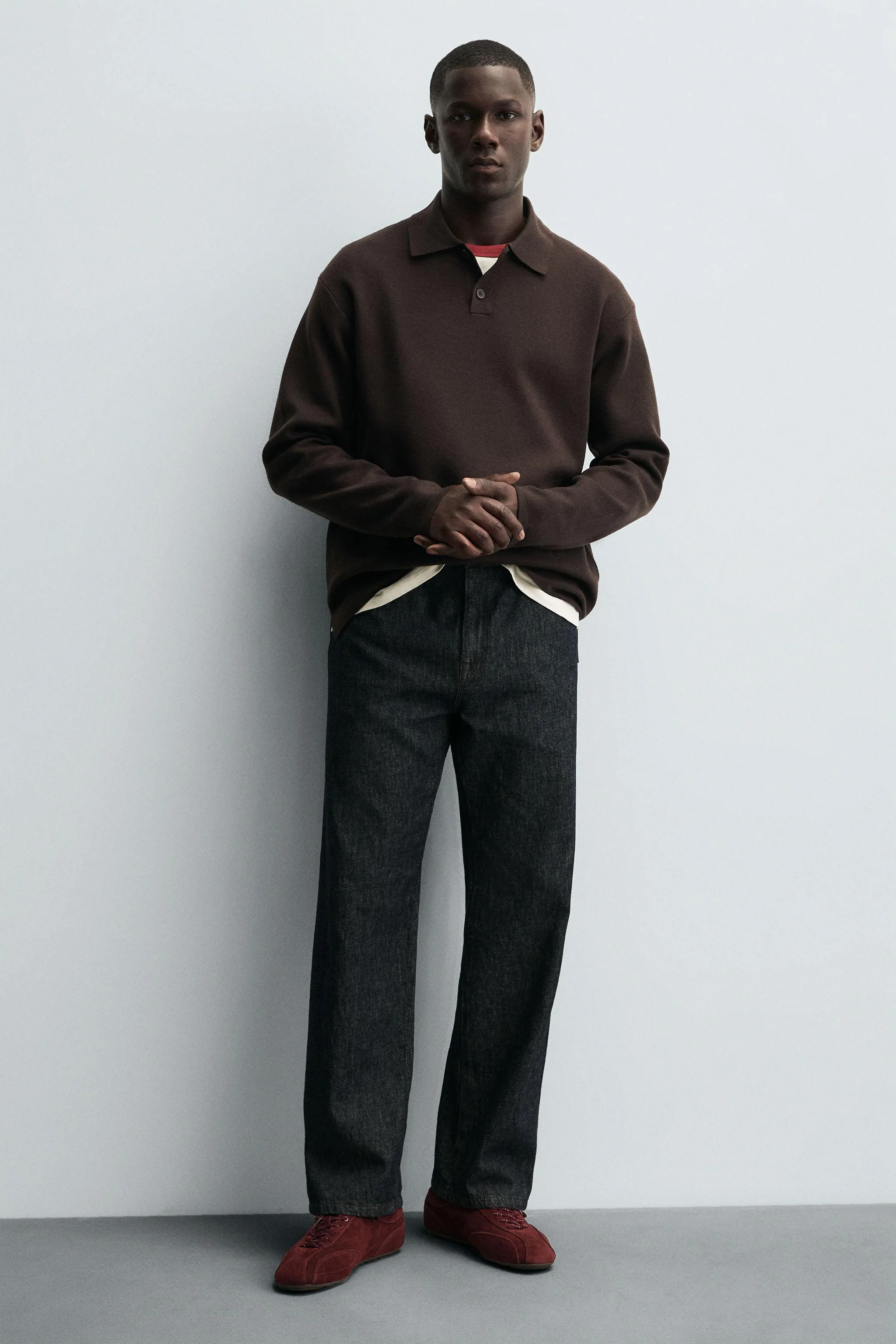 کفش ورزشی بندی با رویه چرمی و زیره بسیار نازک