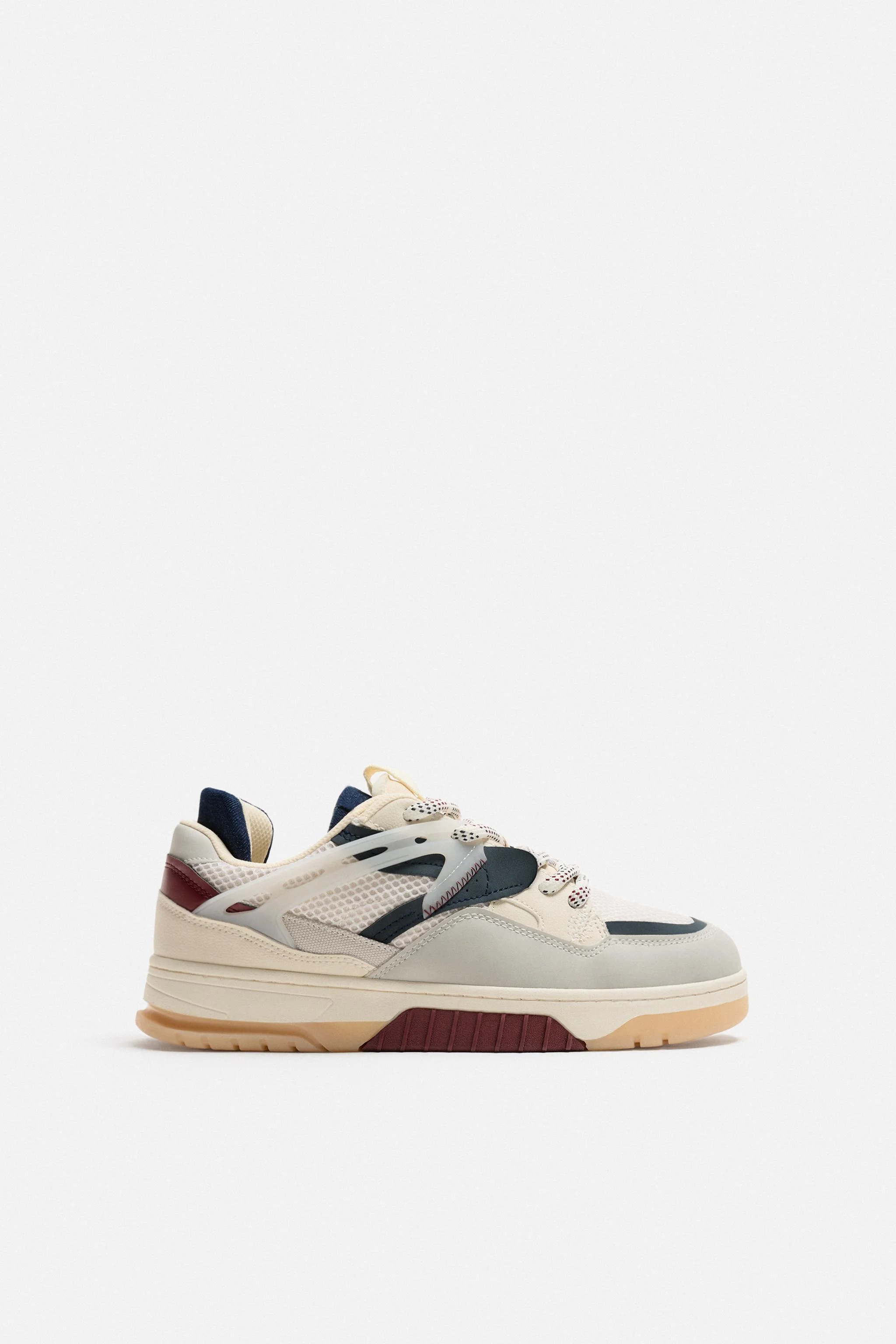 کفش ورزشی چند رنگ کفش ورزشی چند رنگ