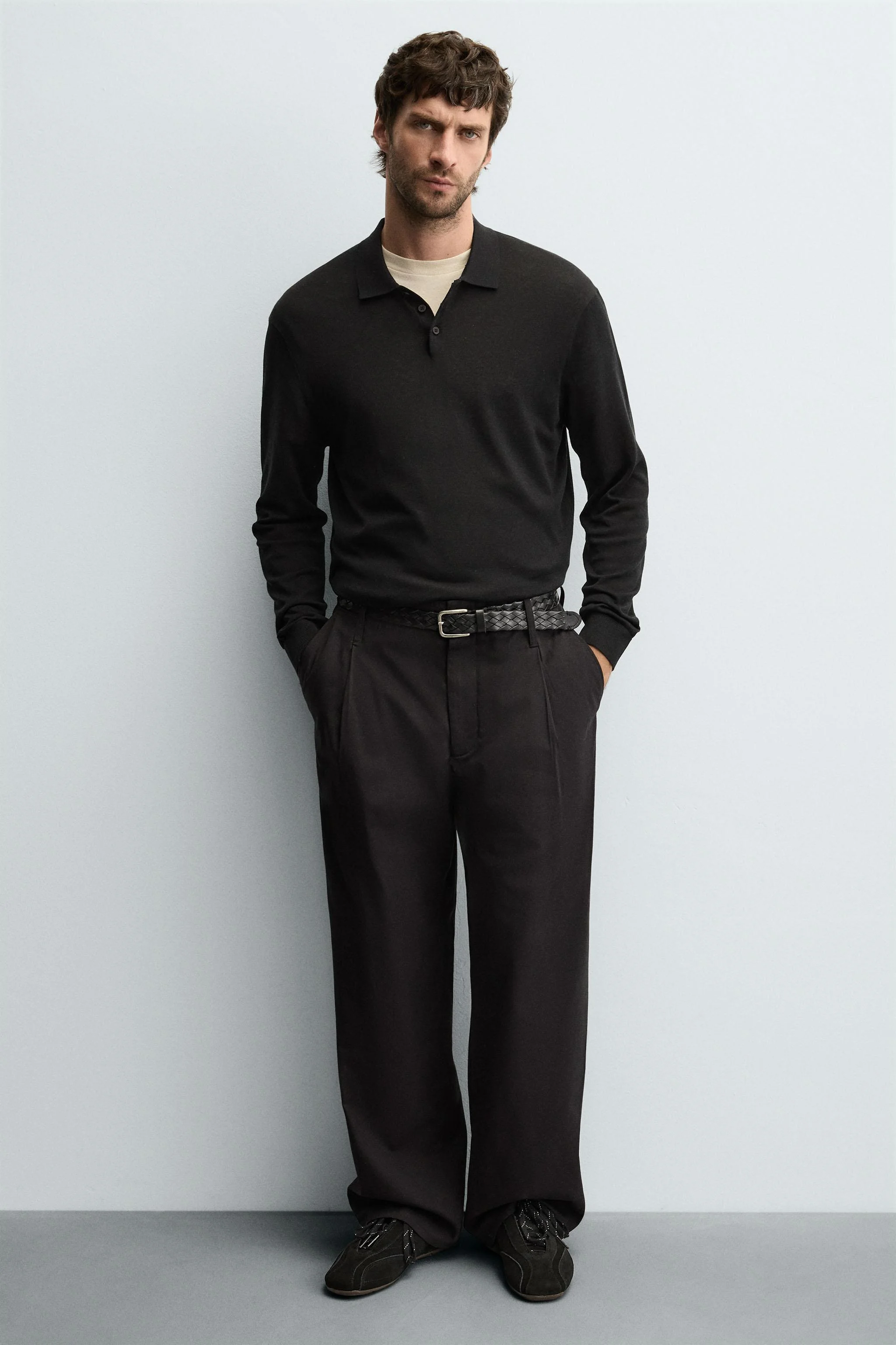 کفش ورزشی بند دار با زیره بسیار نازک چرمی