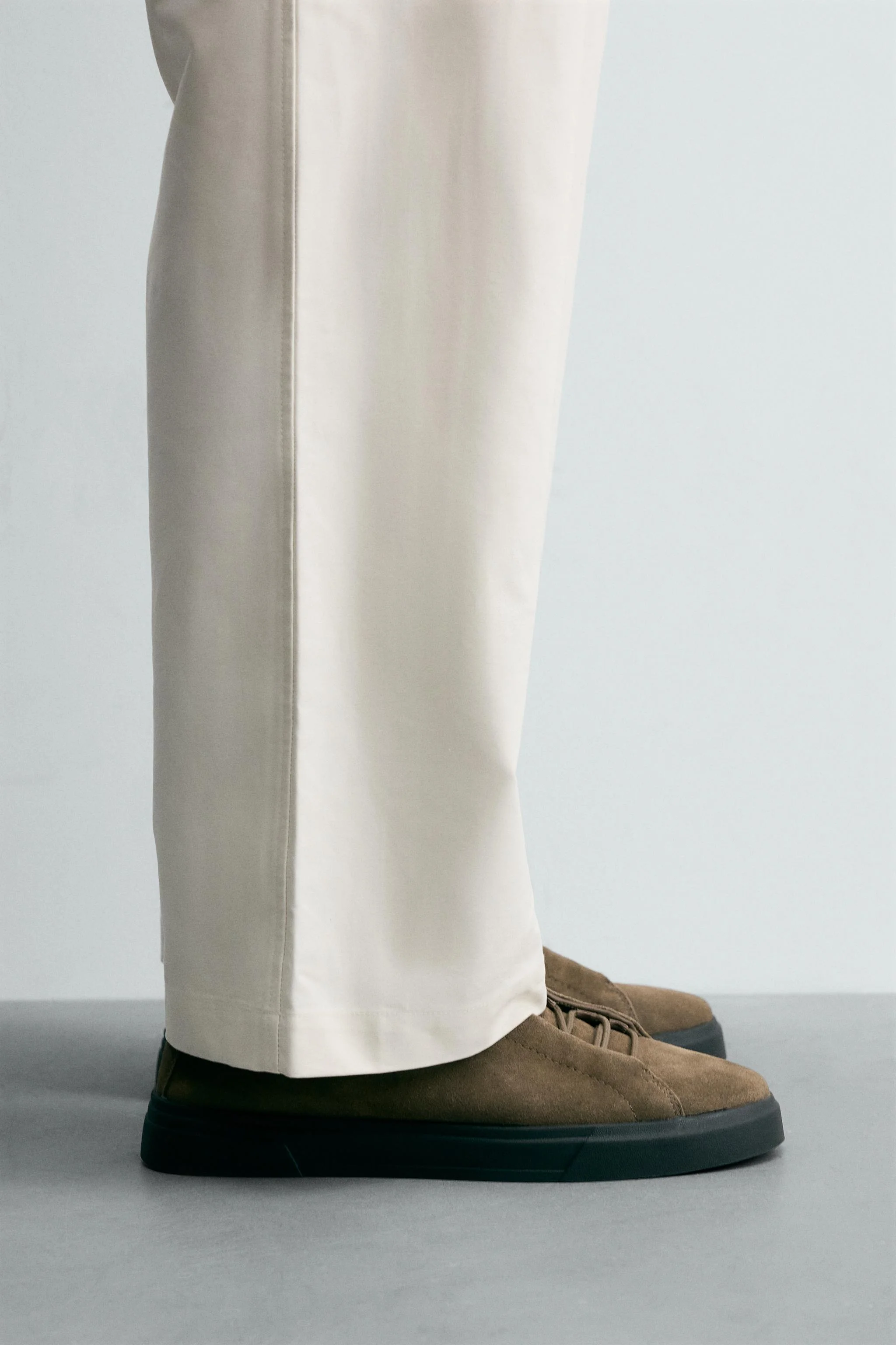 کفش ورزشی چرمی