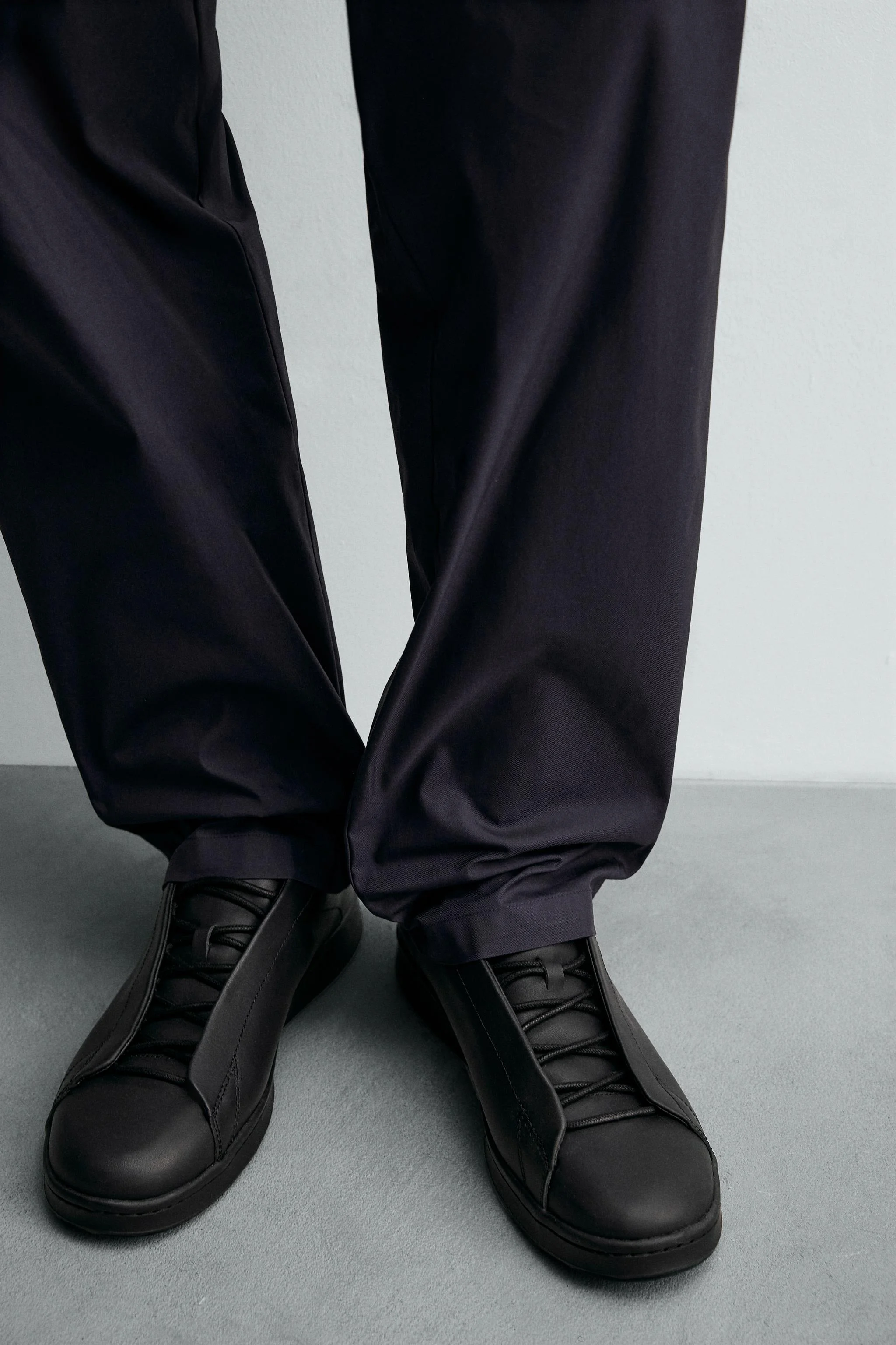 کفش ورزشی چرمی