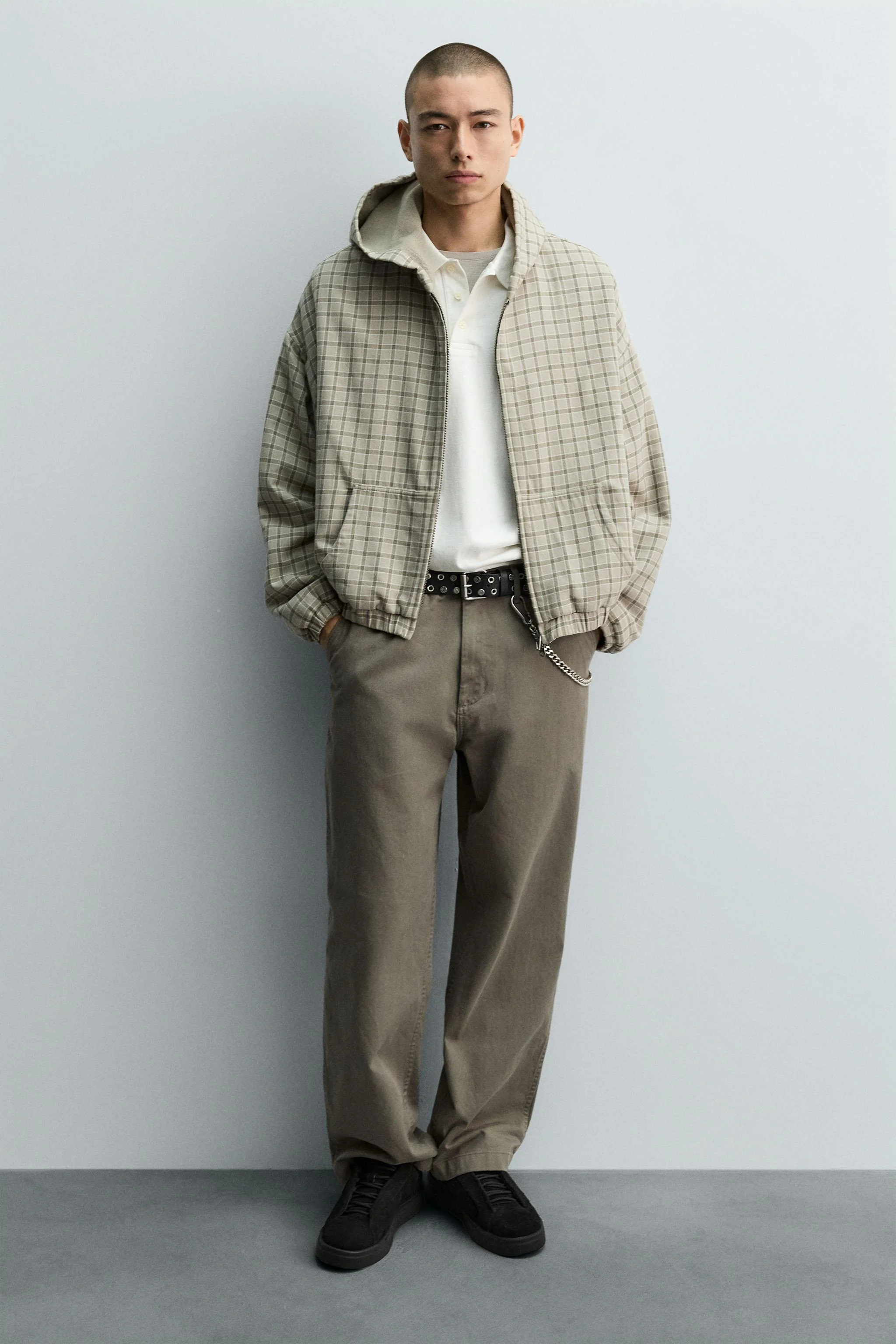 کفش ورزشی چرمی تک رنگ