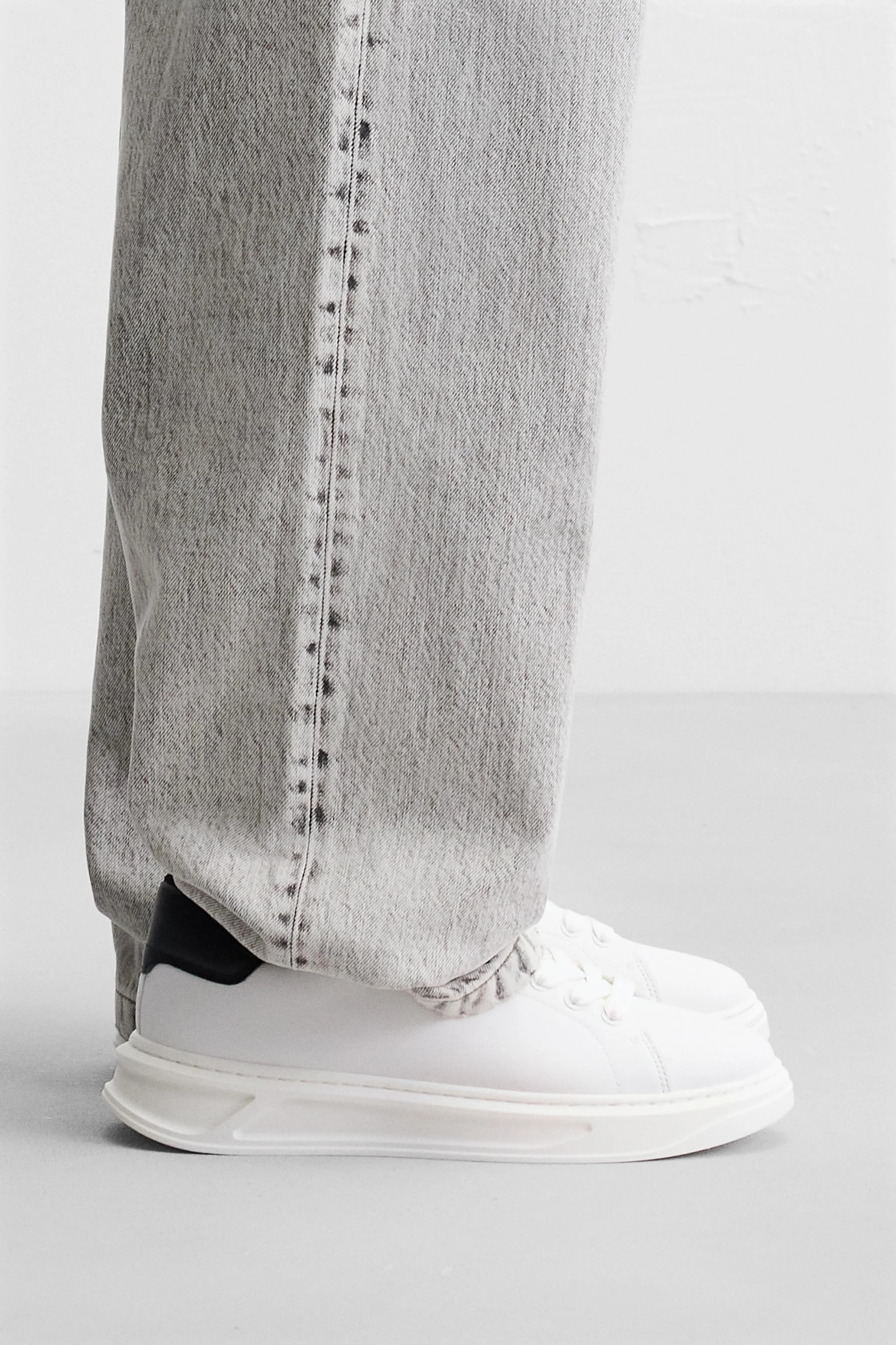 کفش ورزشی با زیره ضخیم کفش ورزشی با زیره ضخیم