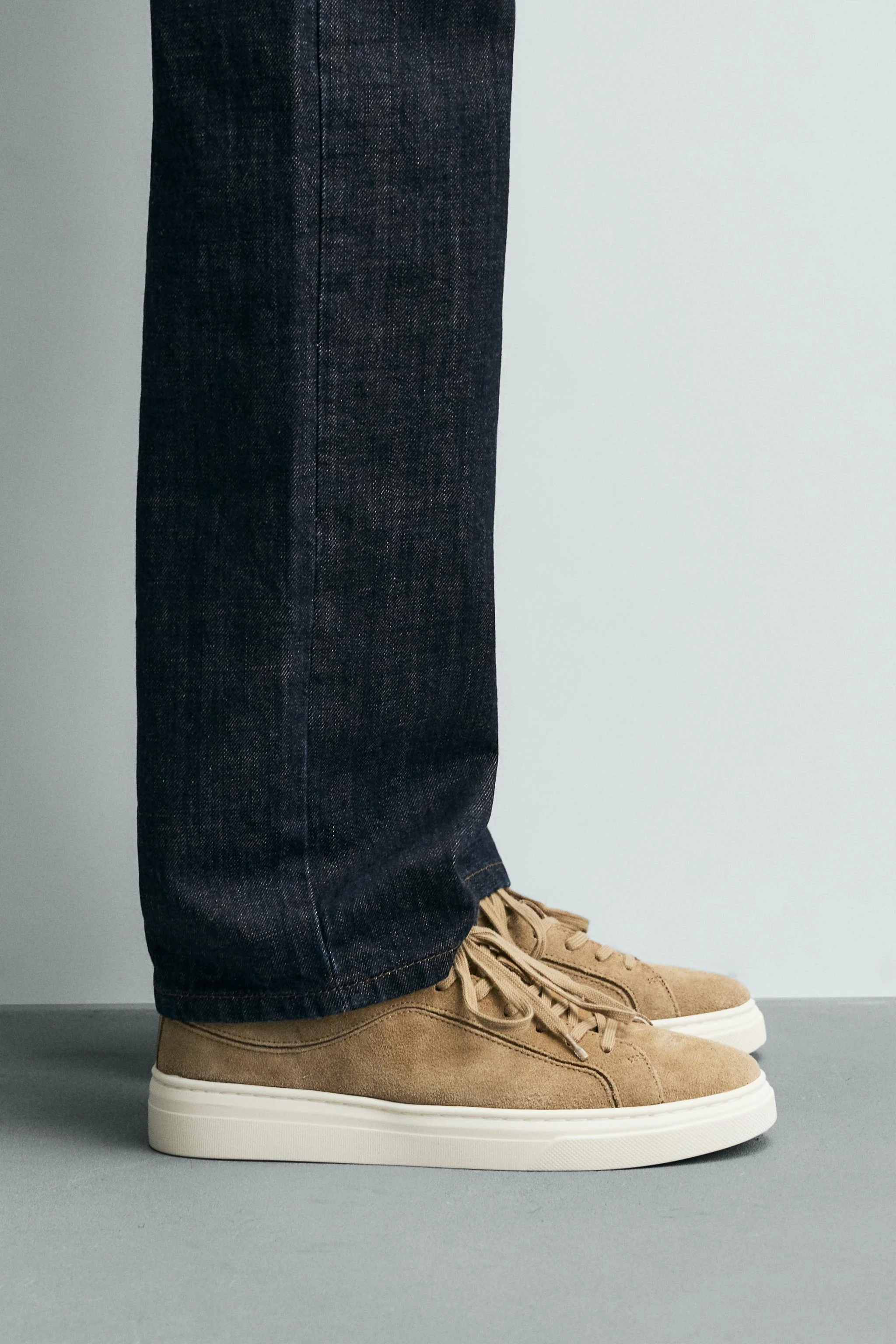 کفش ورزشی چرمی