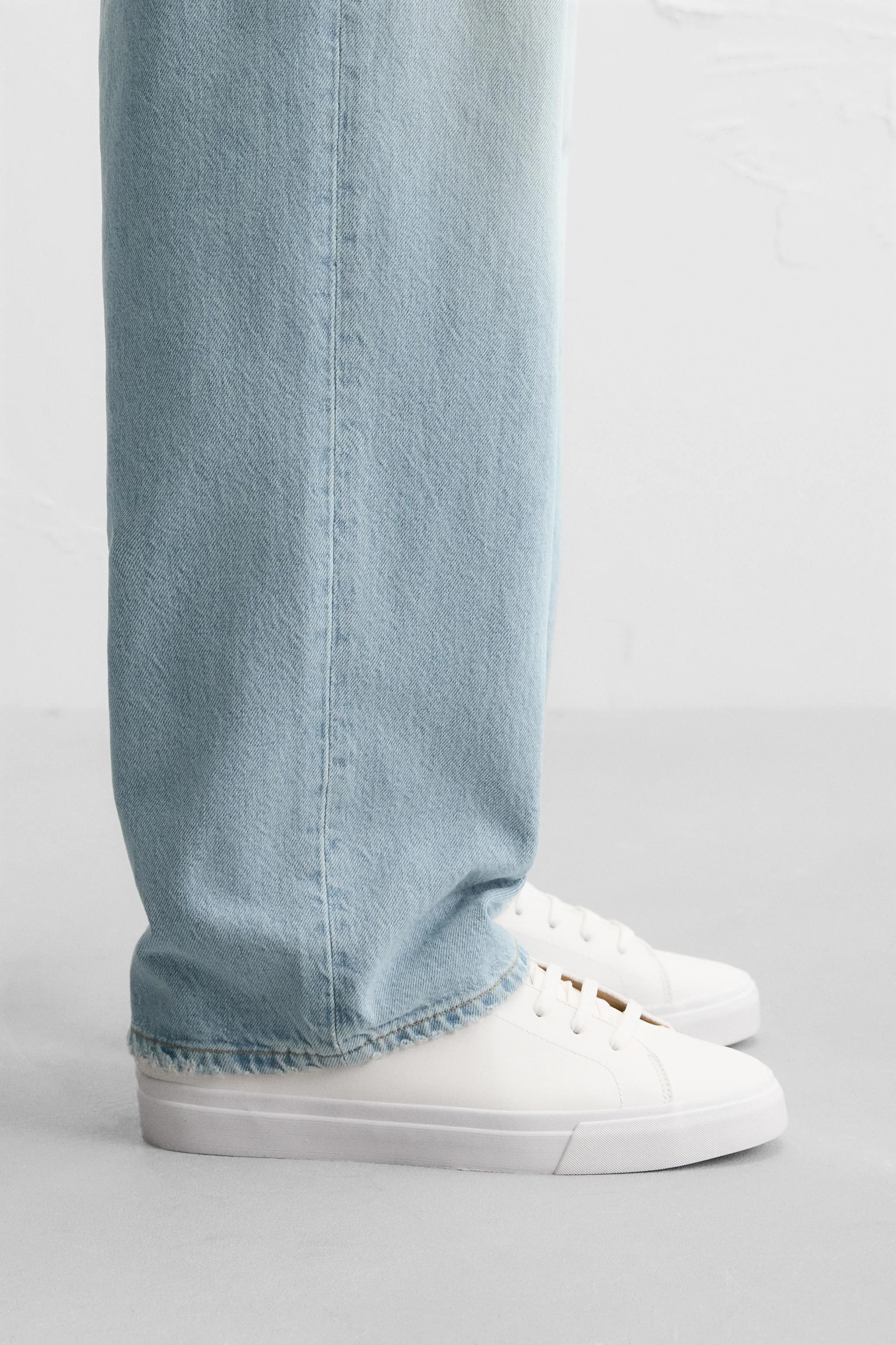 کفش ورزشی بندی ساده