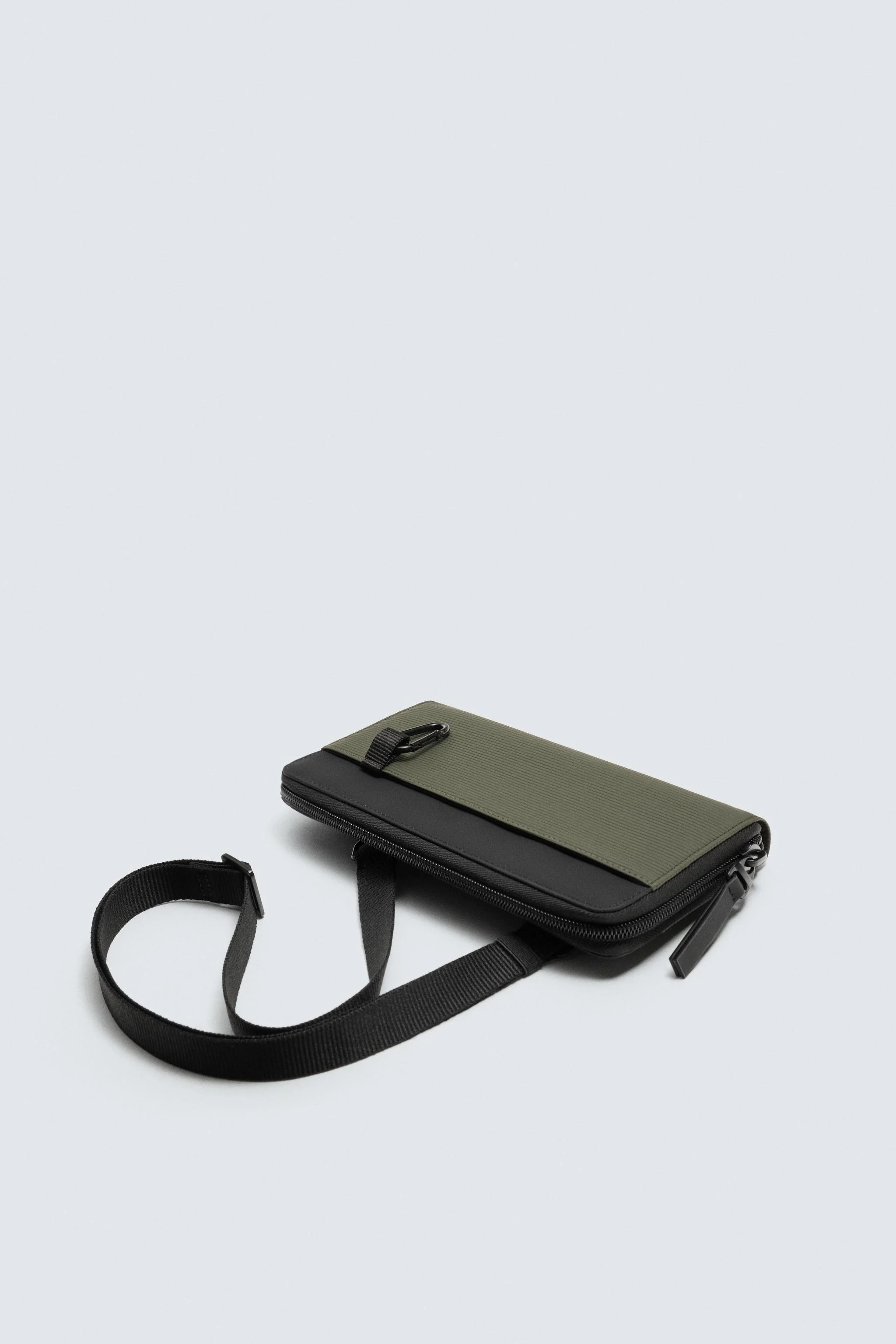 کیف پول بزرگ با روکش لاستیکی