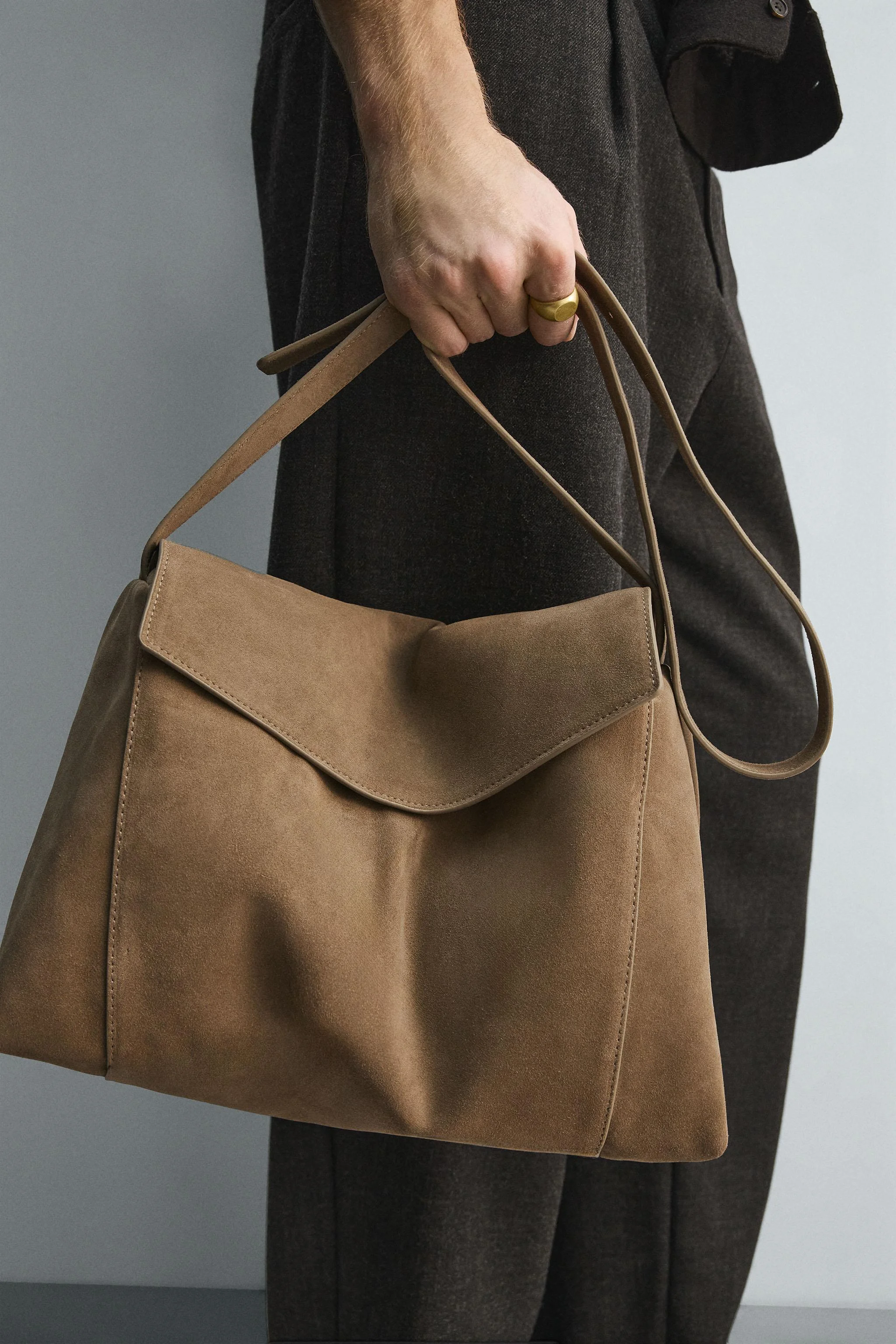 کیف دوشی چرمی ال لیمیتد ادیشن