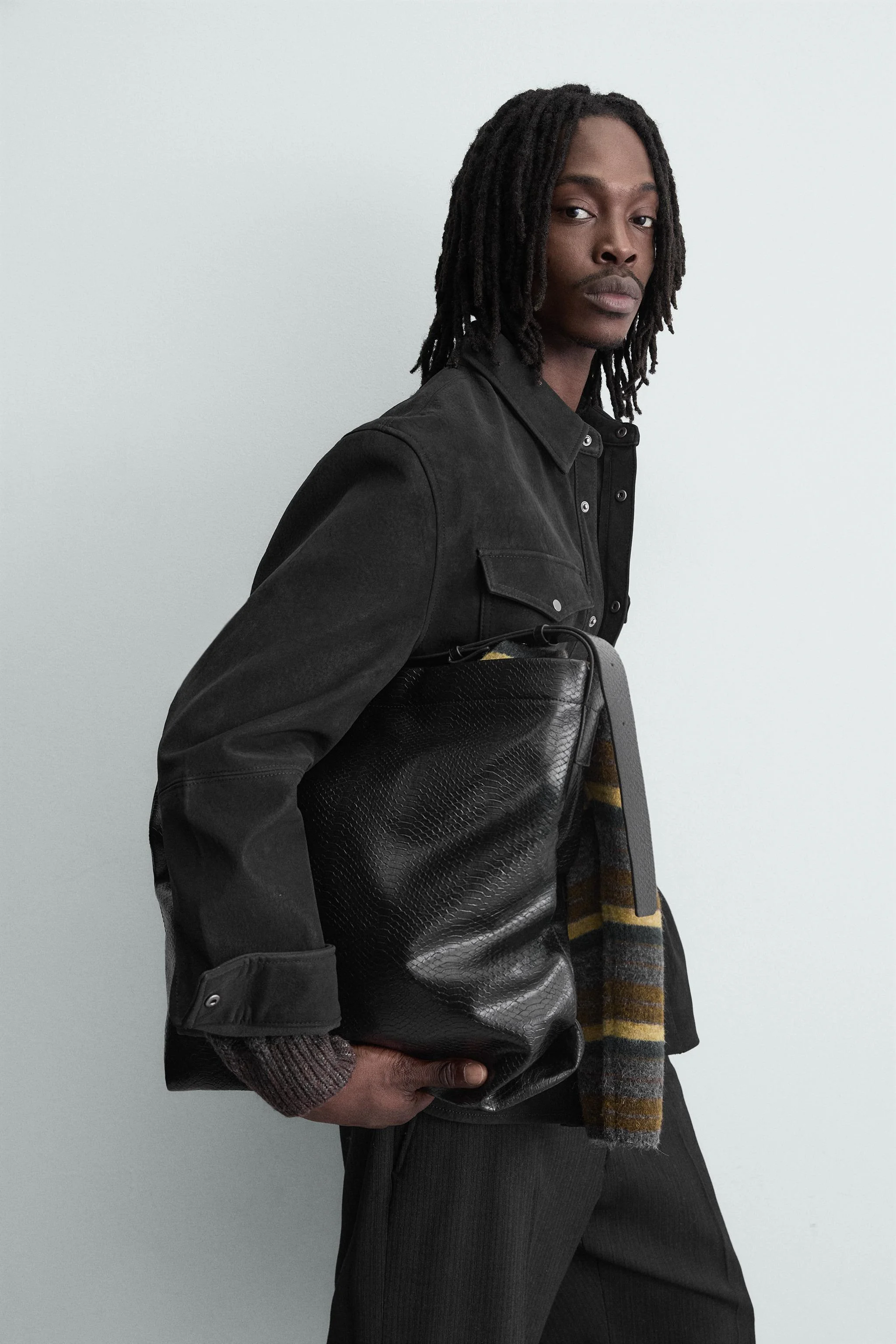 کیف دستی بزرگ با طرح برجسته پوست کروکودیل