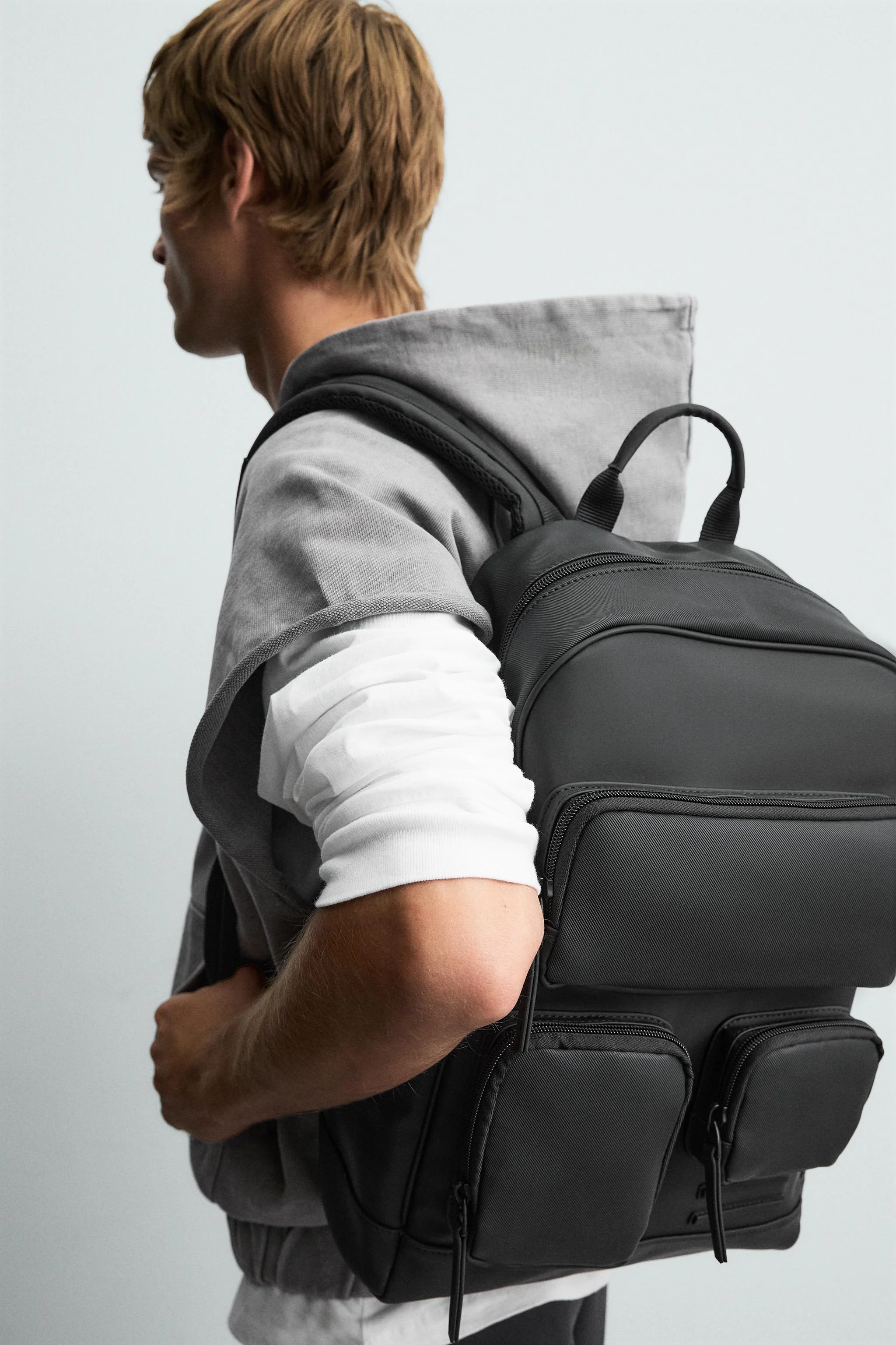 کوله پشتی چند جیبه با روکش لاستیکی