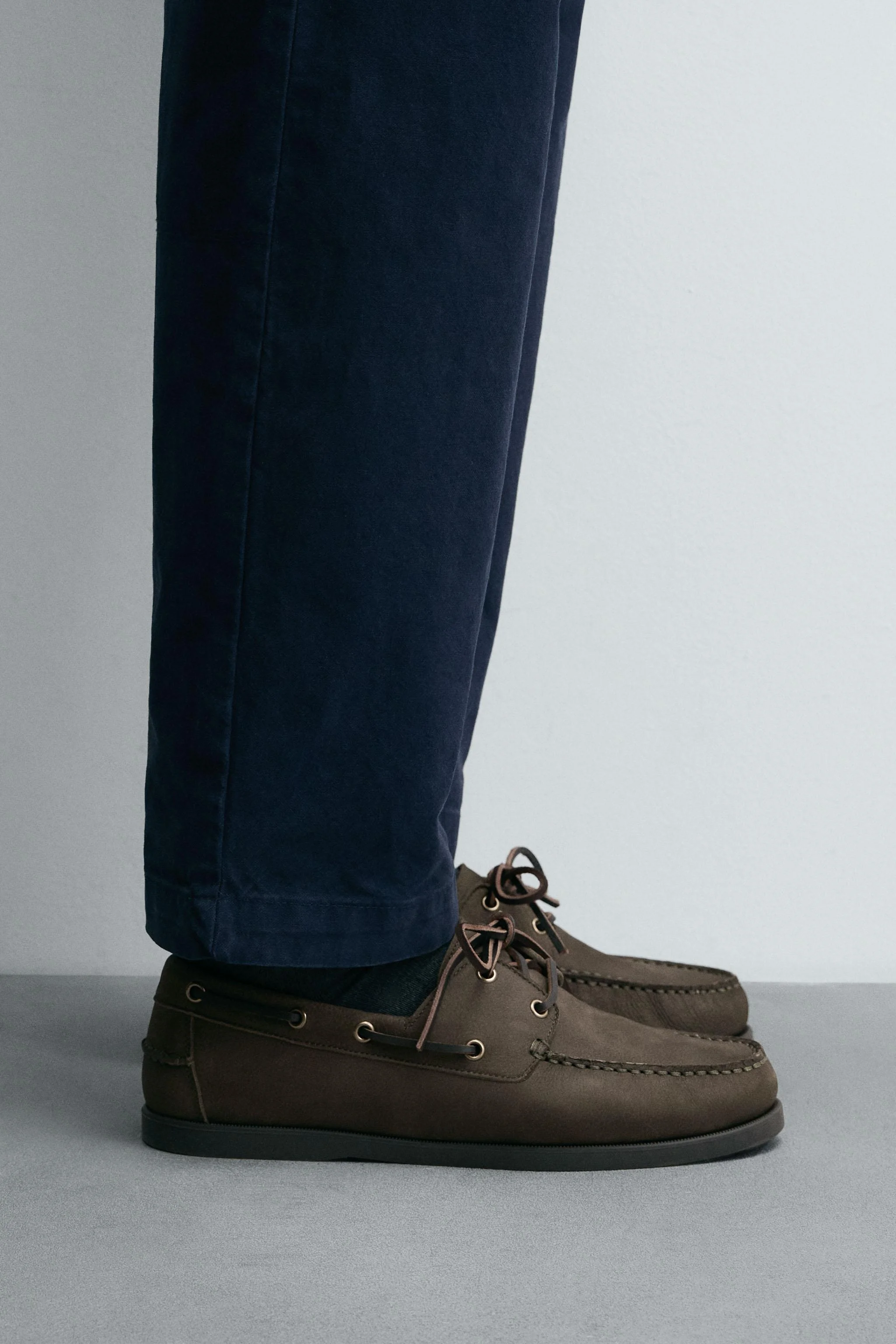 کفش عرشه چرمی