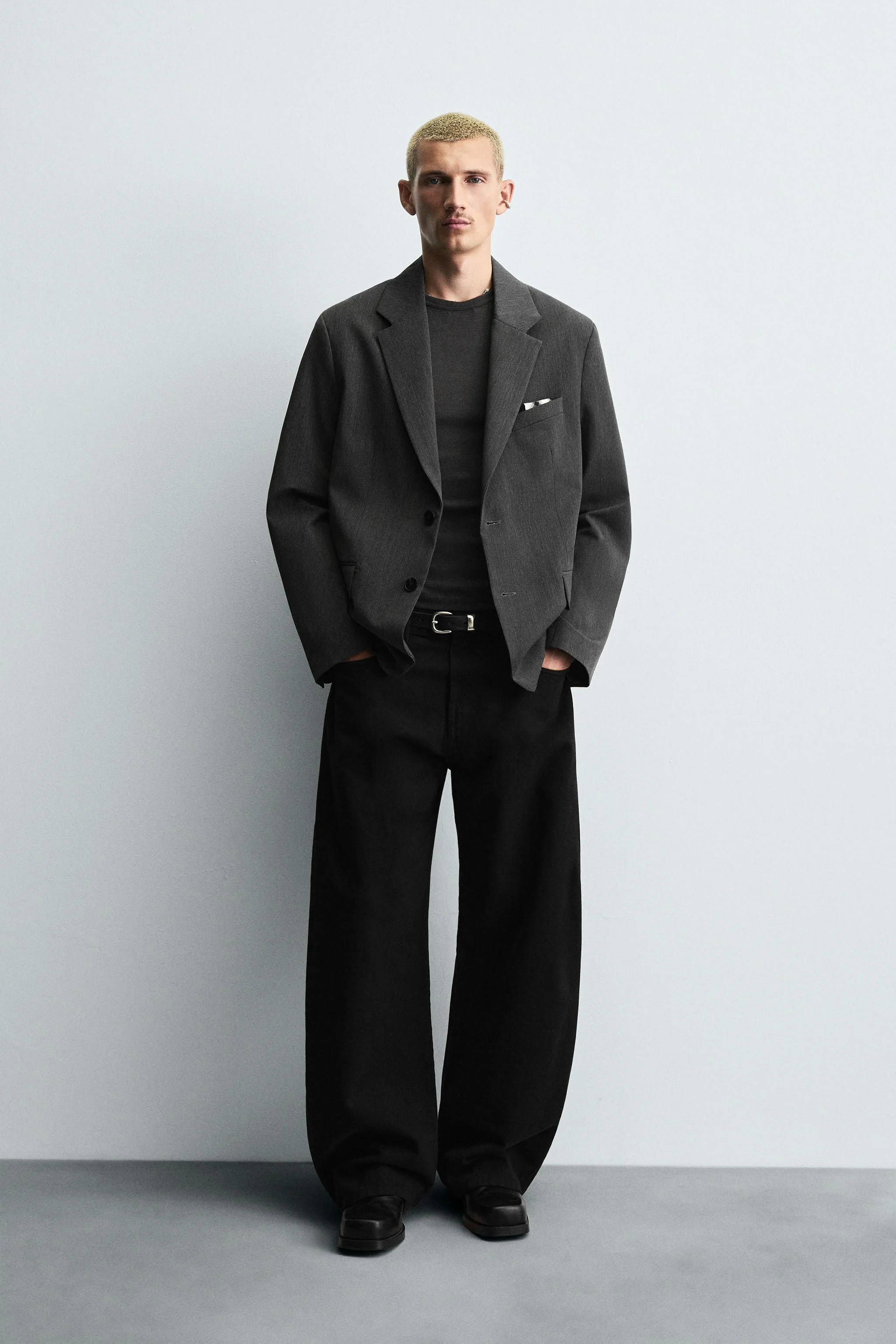 بلیزر راه راه با سایز بزرگ بلیزر راه راه با سایز بزرگ