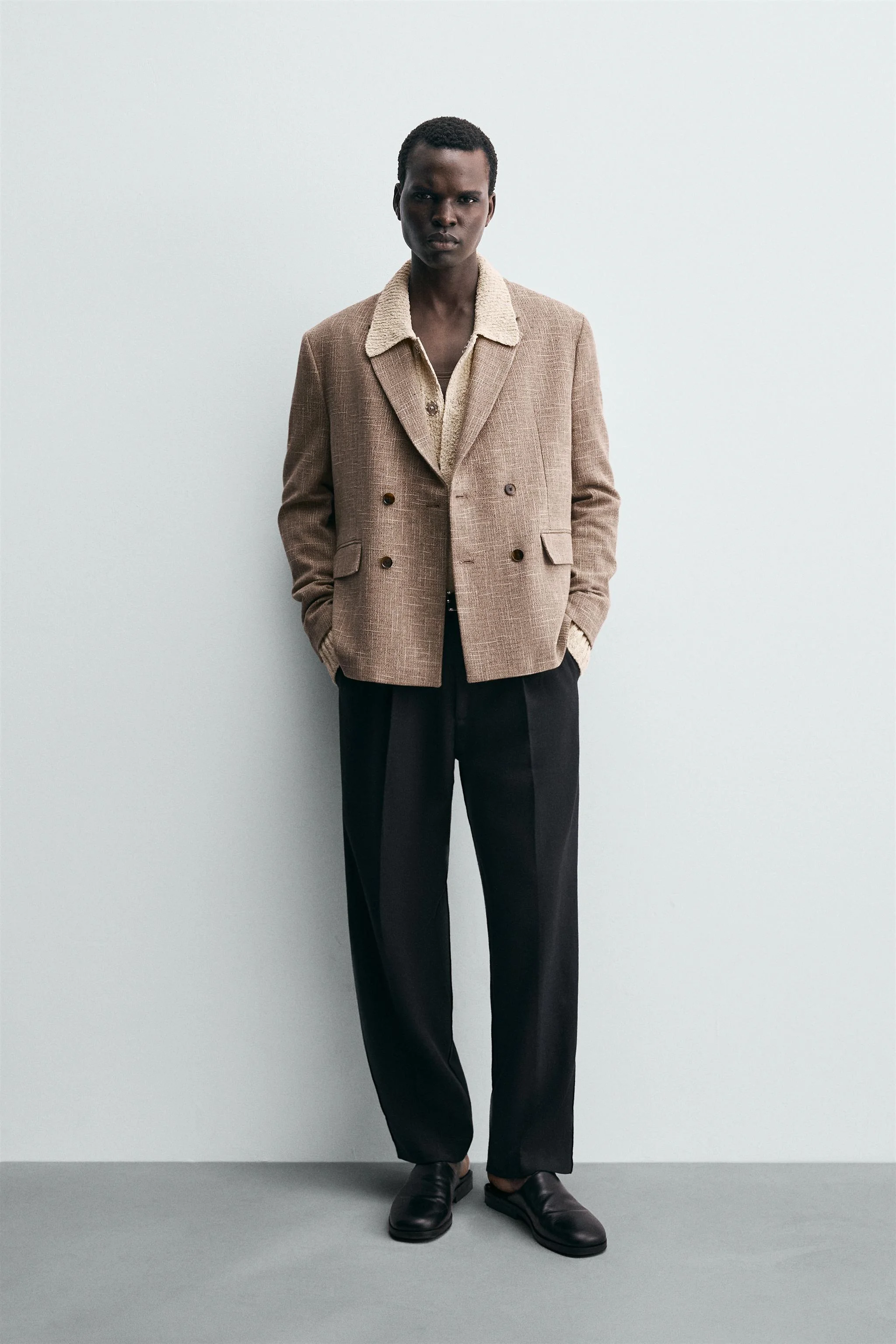 کت تک دکمه دوبل با بافت خاص کت تک دکمه دوبل با بافت خاص