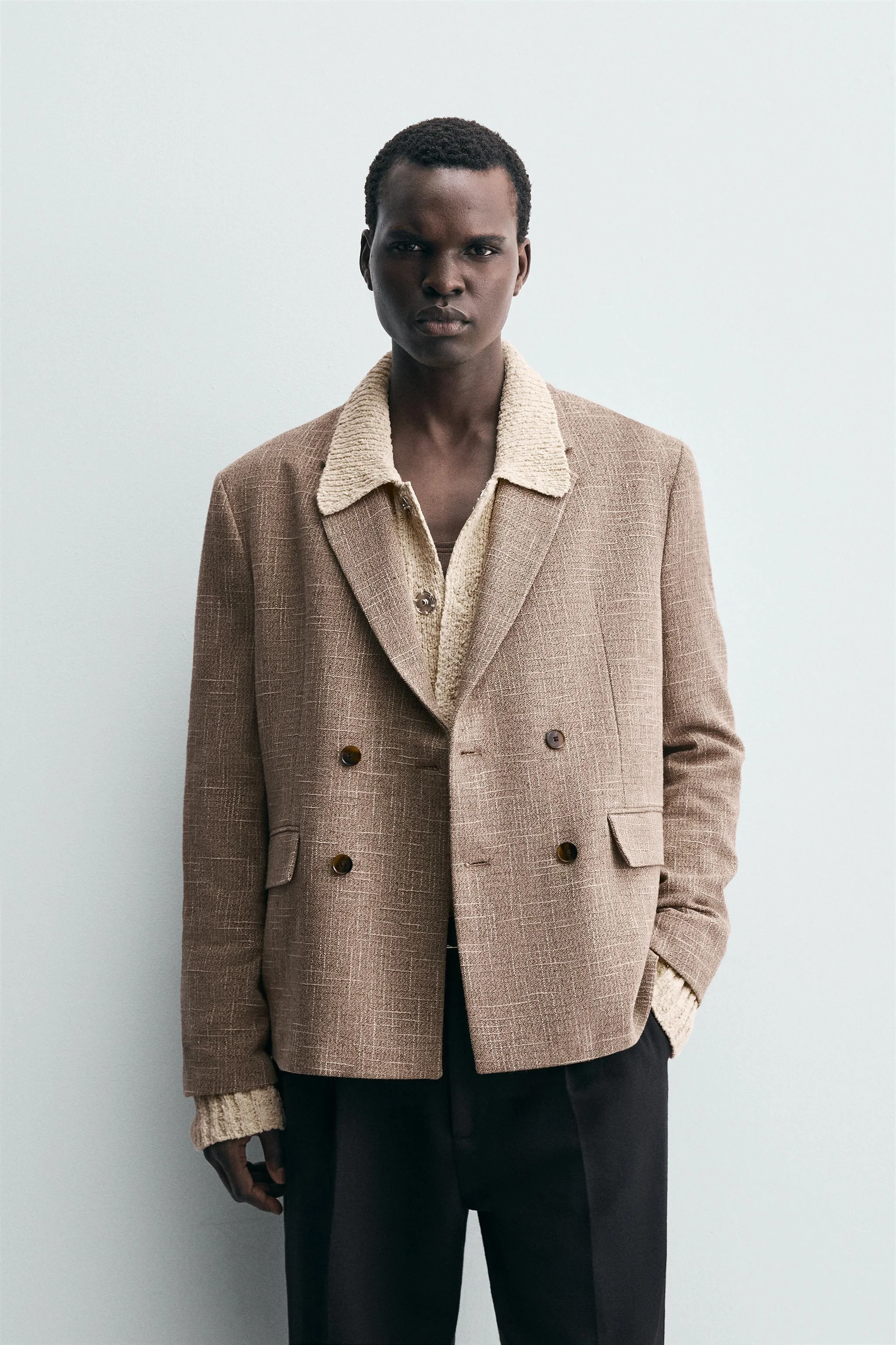 کت تک دکمه دوبل با بافت خاص کت تک دکمه دوبل با بافت خاص