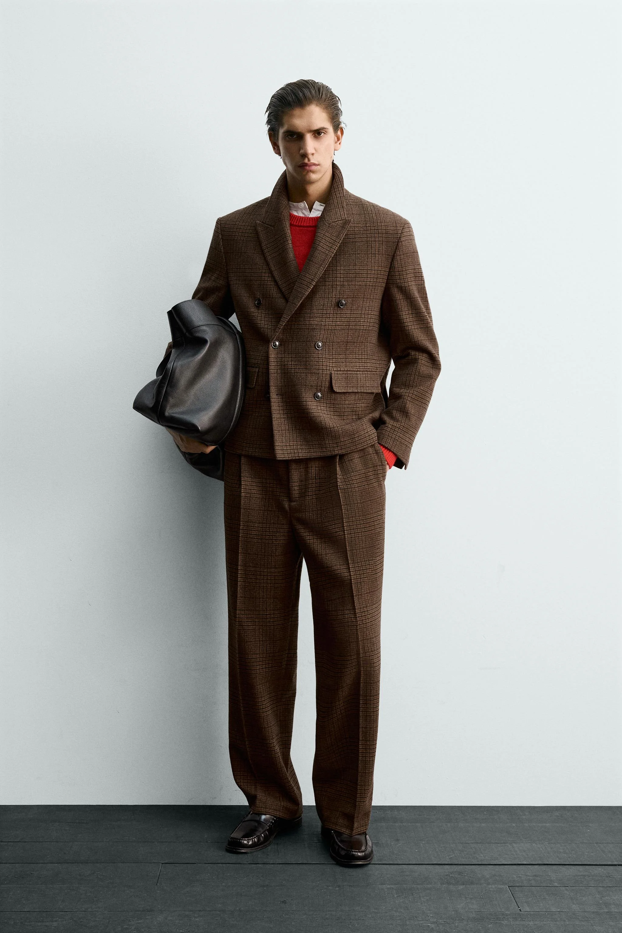 کت تک طرح چهارخانه با برش آزاد کت تک طرح چهارخانه با برش آزاد