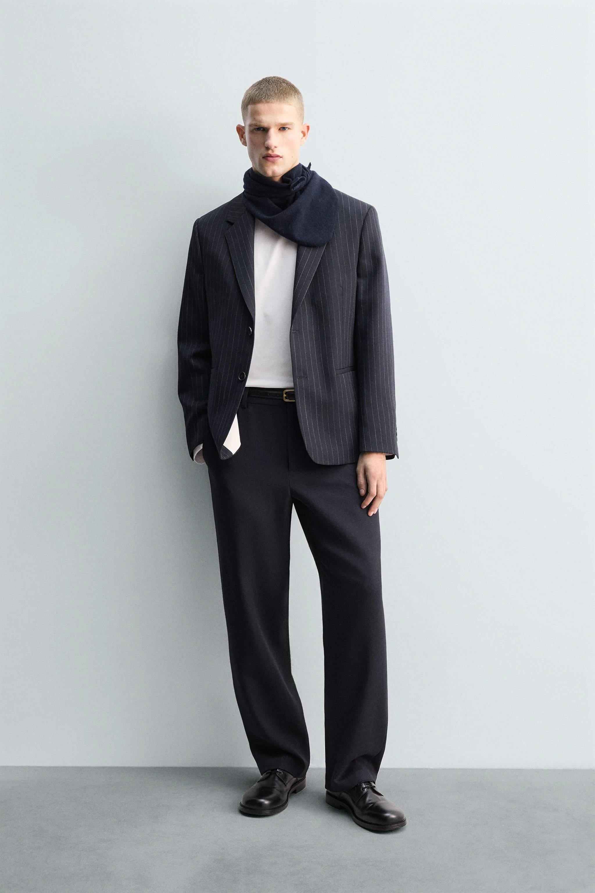 کت تک راه راه پشمی ۱۰۰٪ با برش آزاد کت تک راه راه پشمی ۱۰۰٪ با برش آزاد