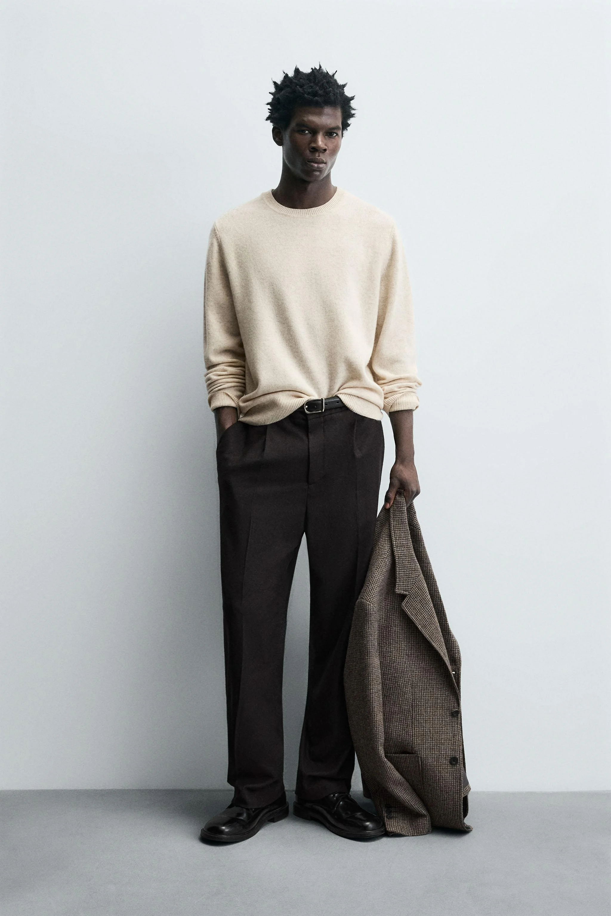 پلیور بافتنی با ترکیب پشم، مدل معمولی پلیور بافتنی با ترکیب پشم، مدل معمولی