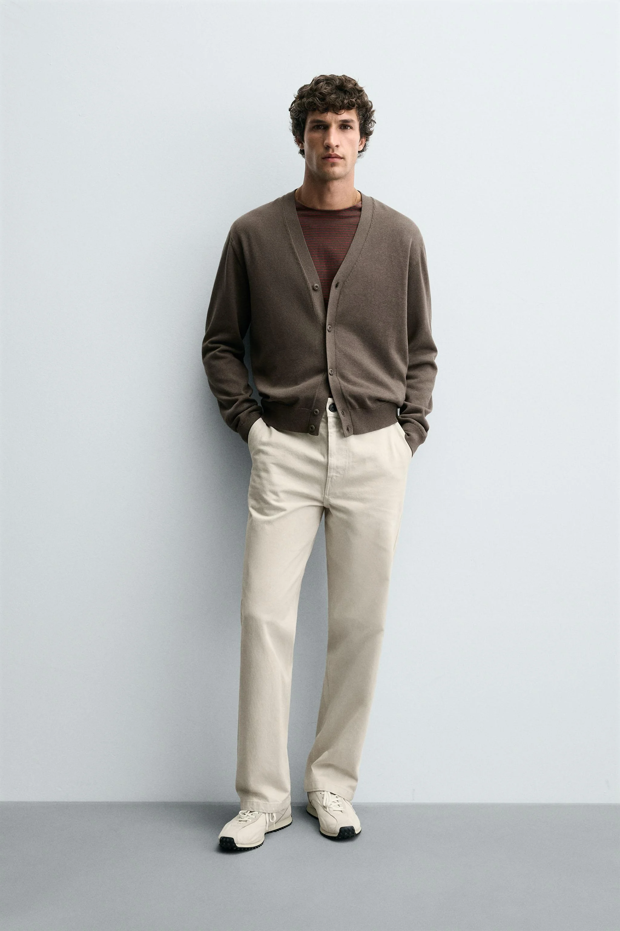 ژاکت بافتنی سبک وزن با بافت خاص ژاکت بافتنی سبک وزن با بافت خاص