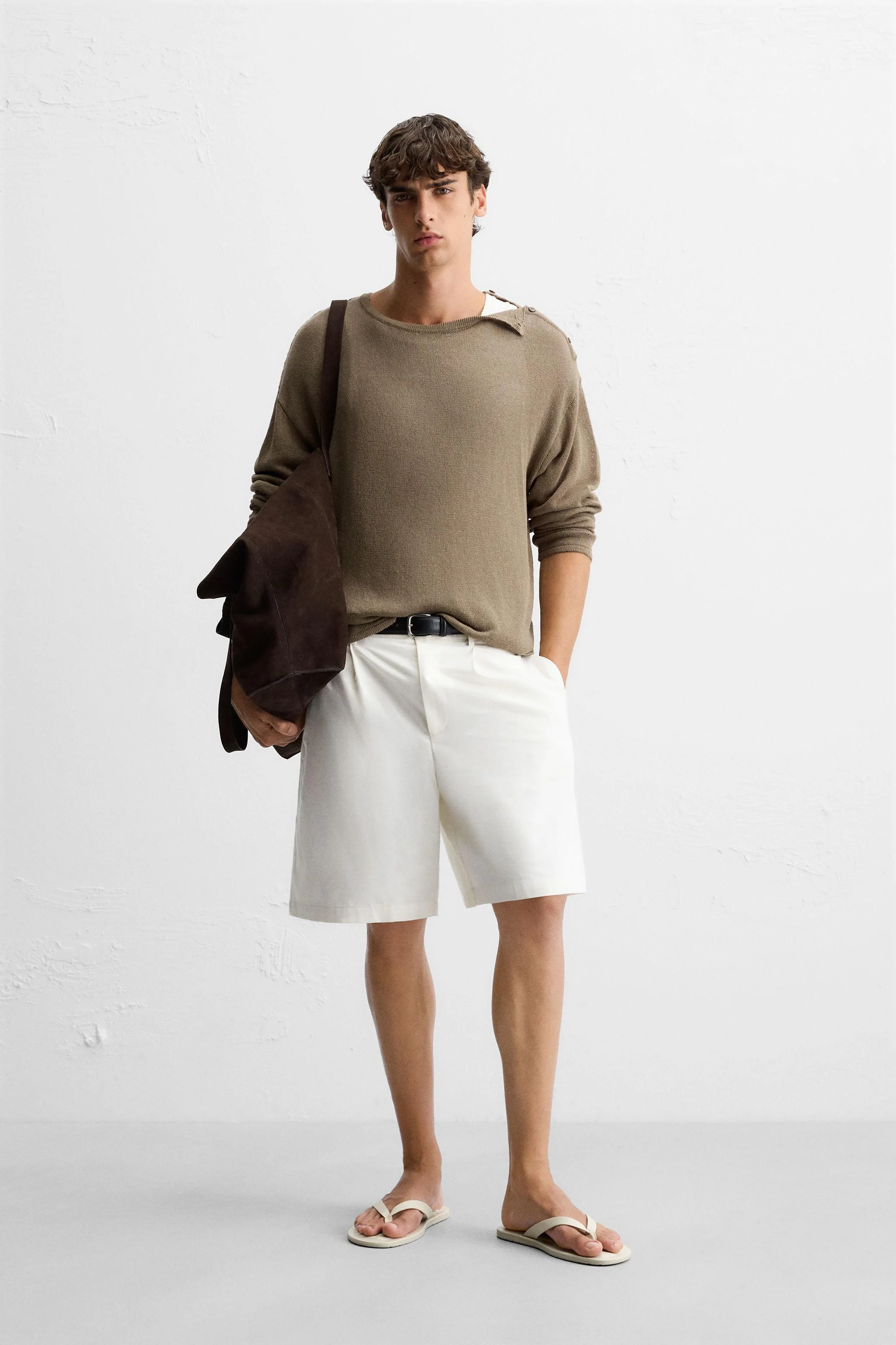 تی‌شرت بافت دکمه‌دار