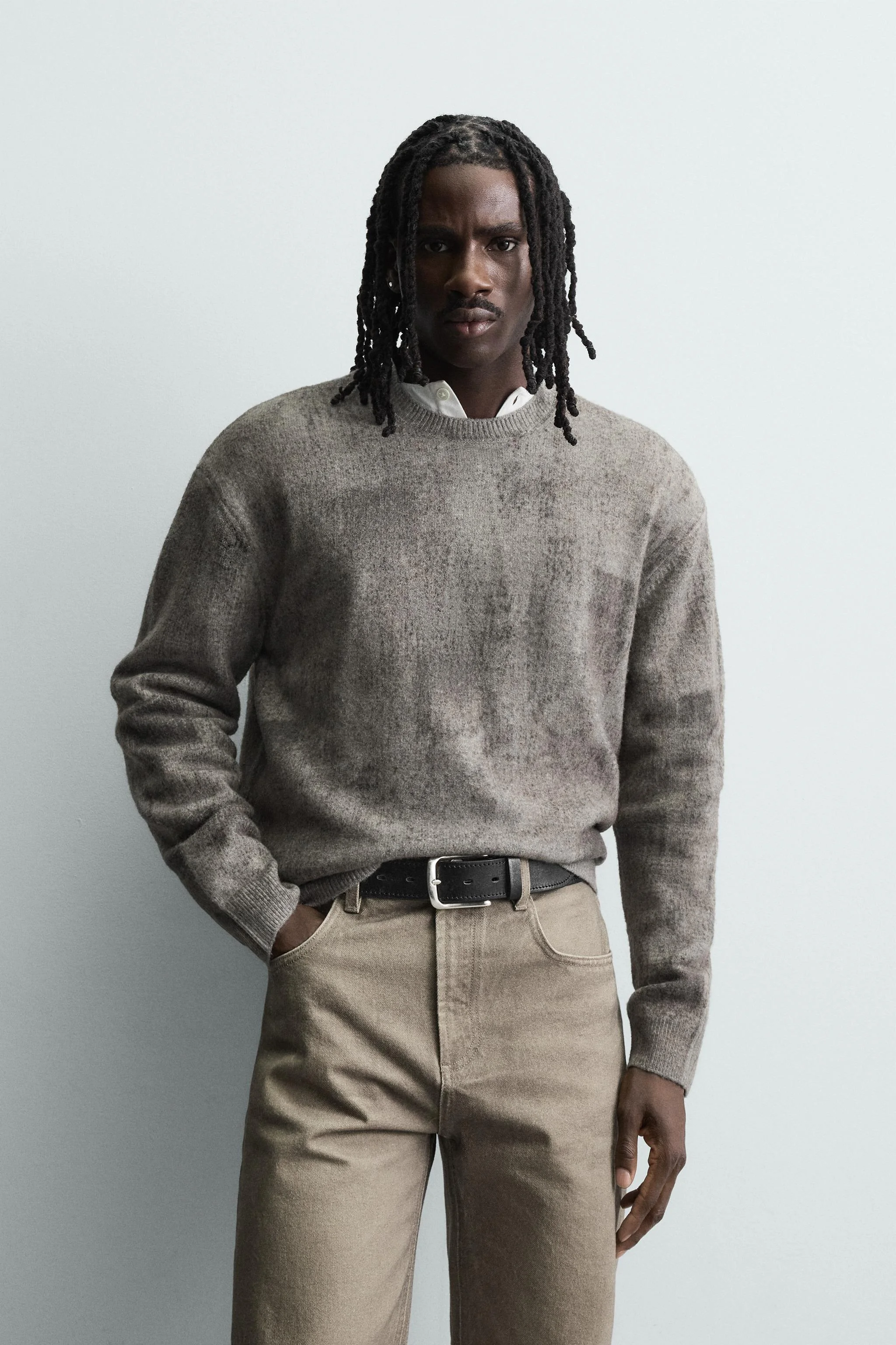 پلیور با طرح انتزاعی برس خورده