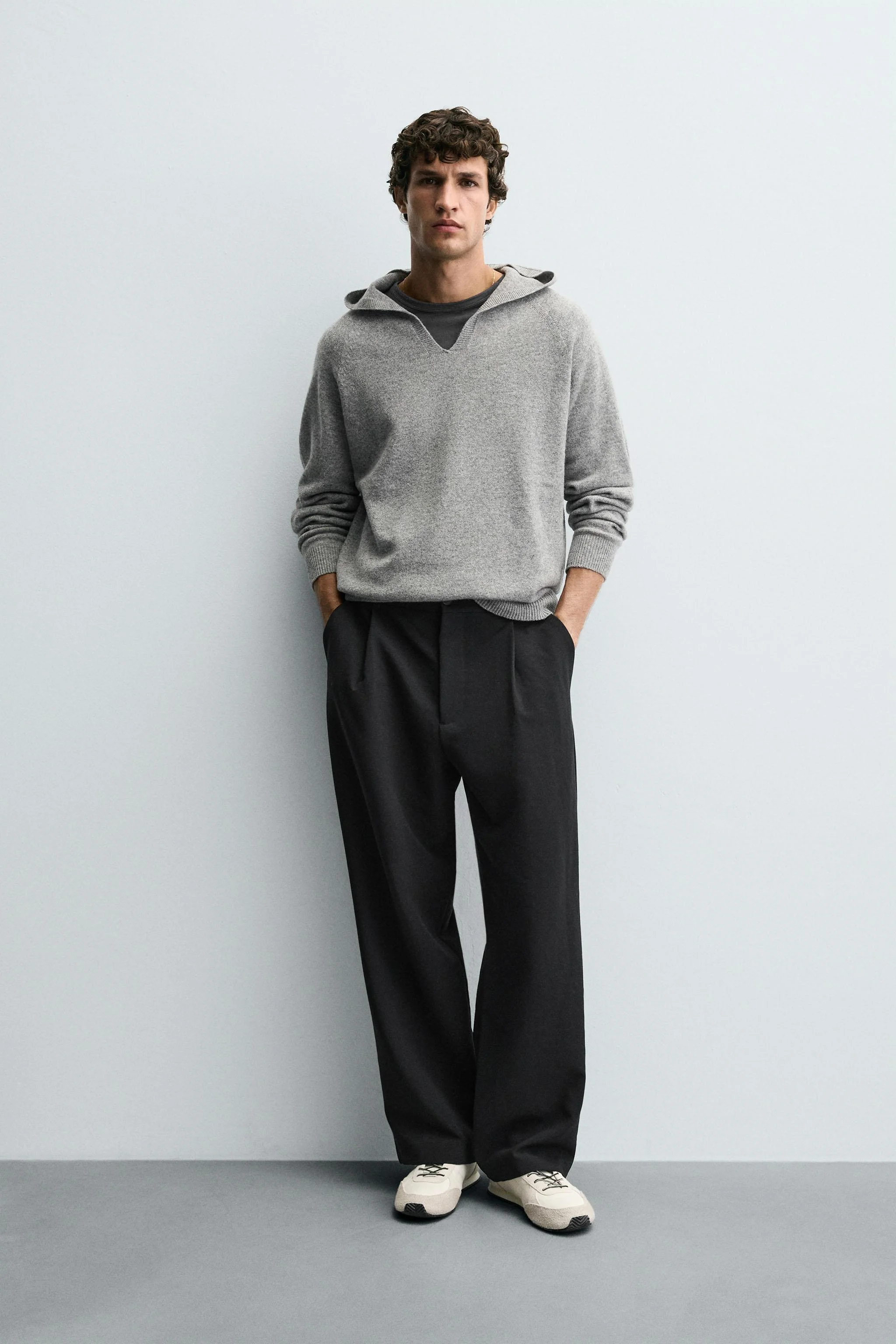 پلیور کلاه دار بافتنی پشمی