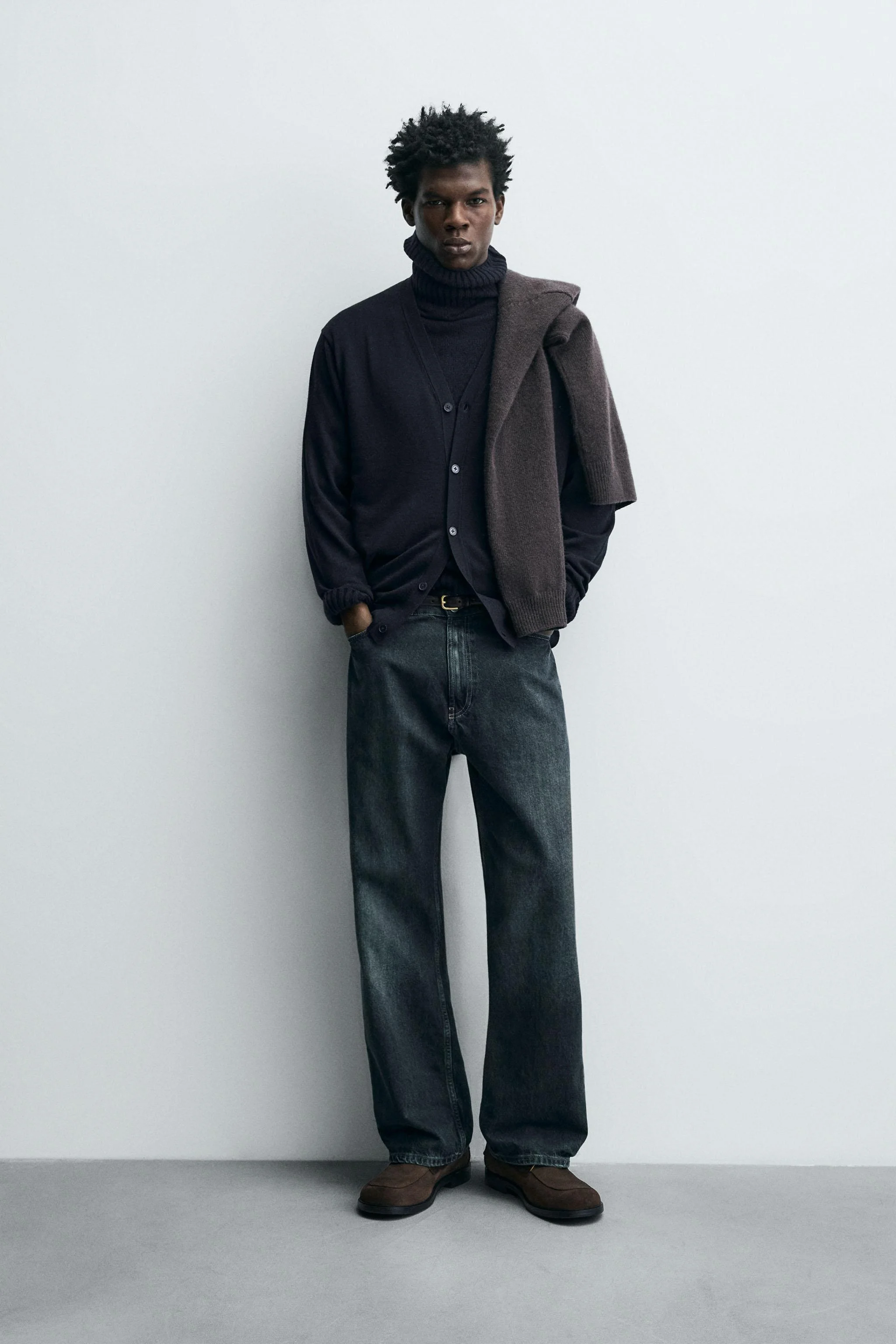 ژاکت کشباف پشمی سبک وزن ژاکت کشباف پشمی سبک وزن