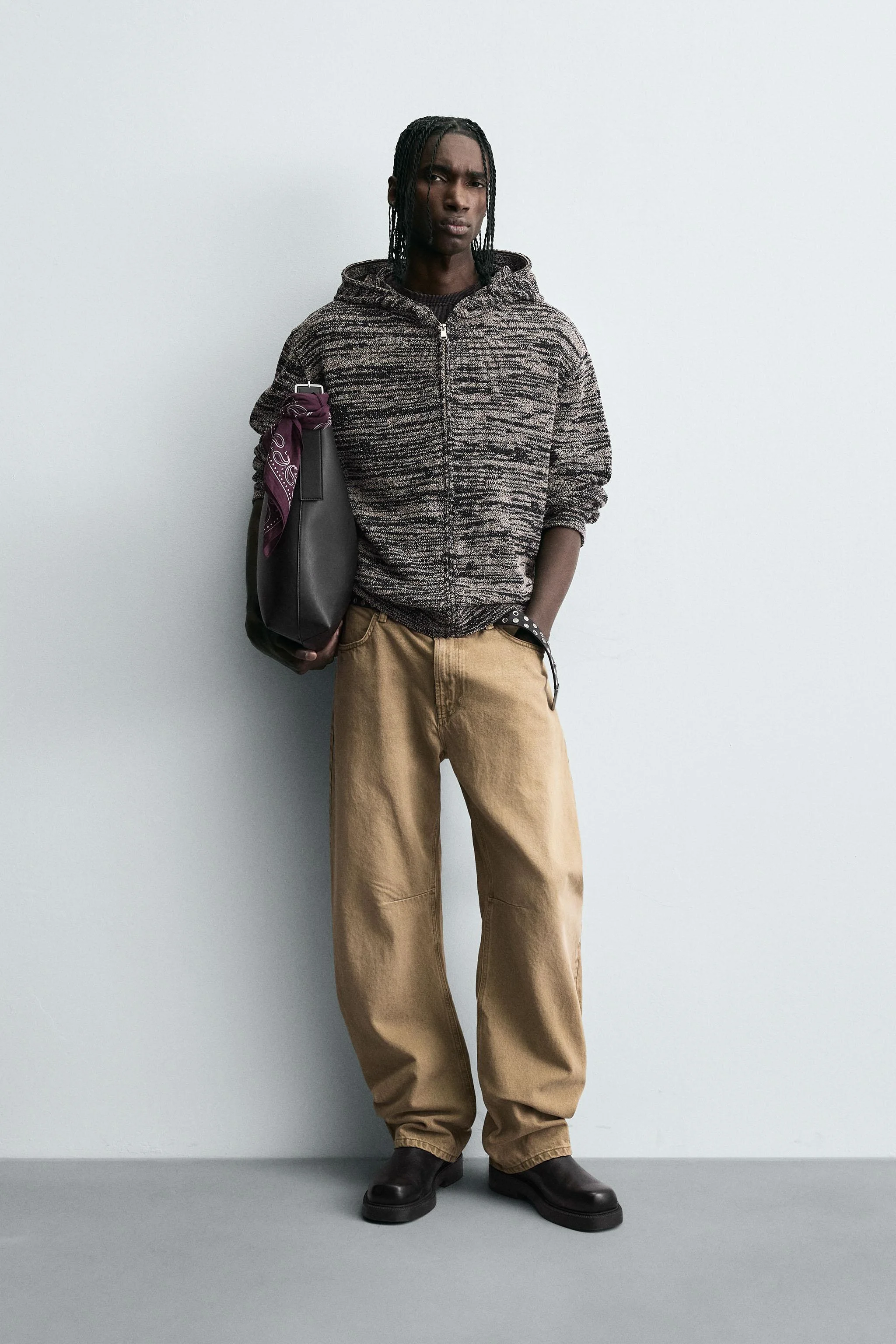 ژاکت کشباف کلاه دار