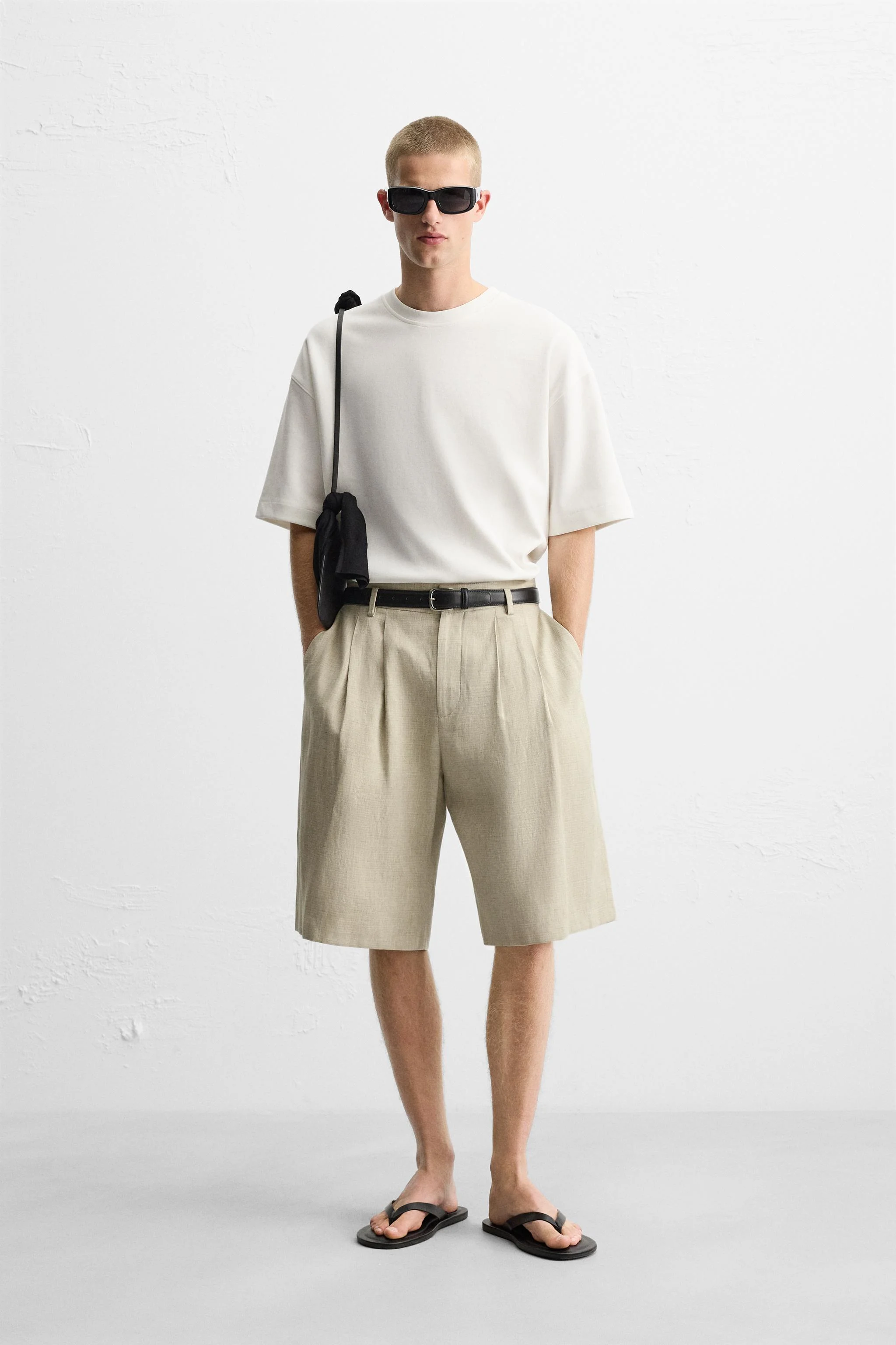 سویشرت با شعار گلدوزی شده