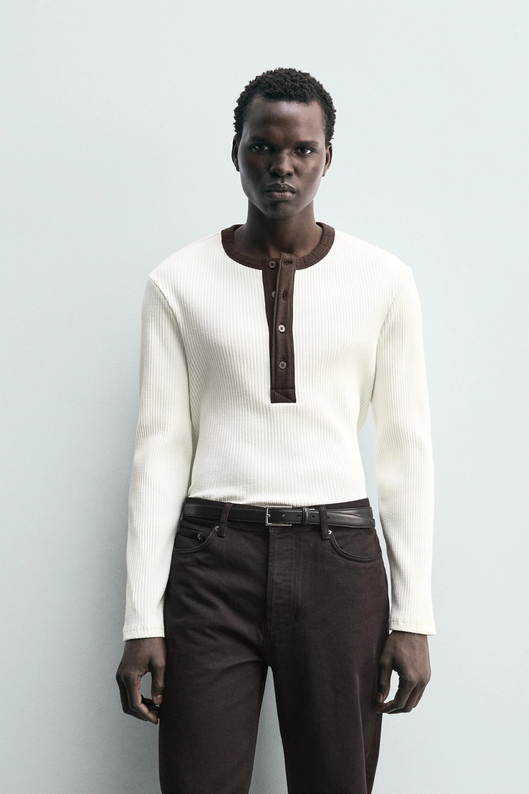 تی شرت یقه گرد دکمه دار کبریتی تی شرت یقه گرد دکمه دار کبریتی