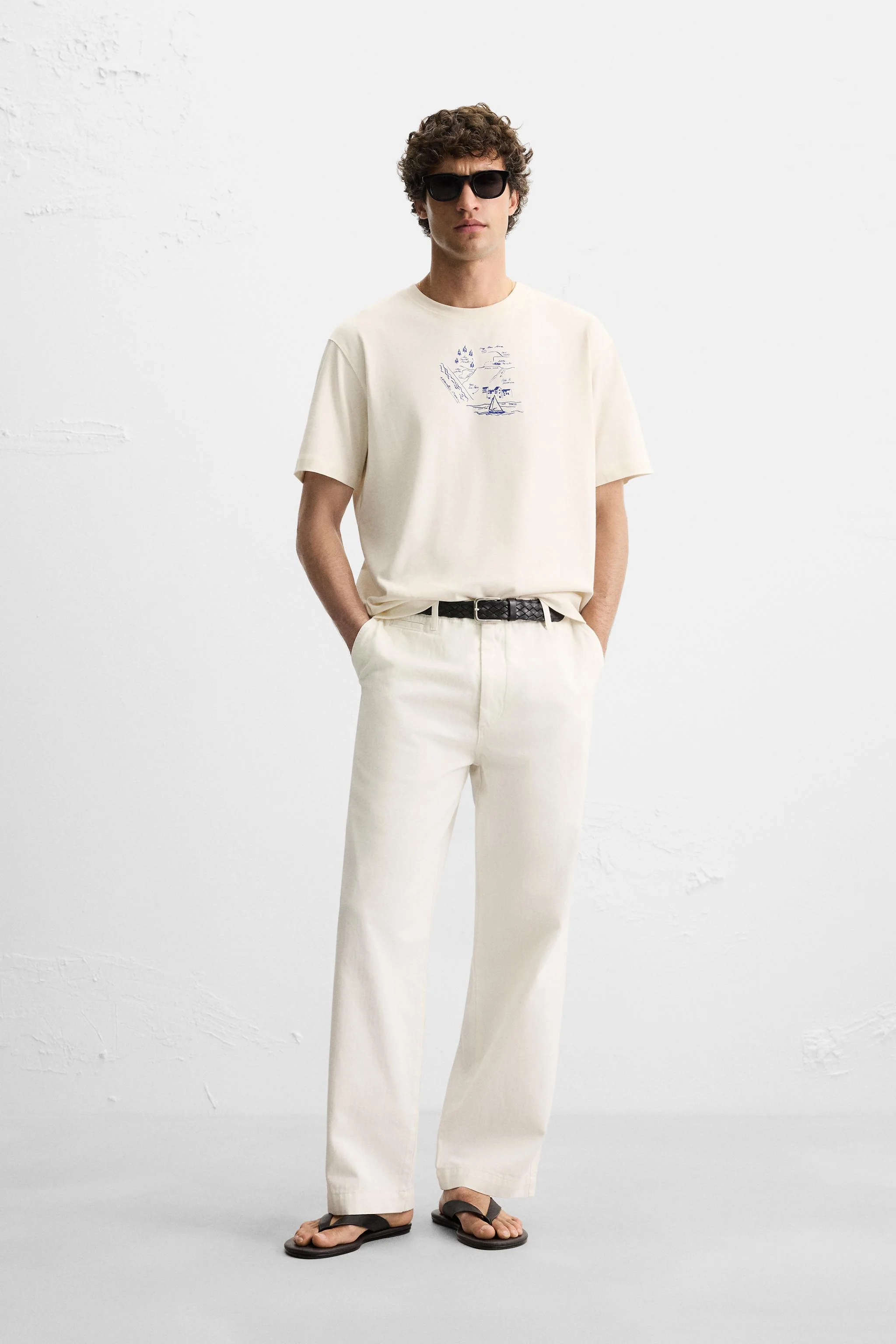 تی شرت گلدوزی شده با شعار متضاد