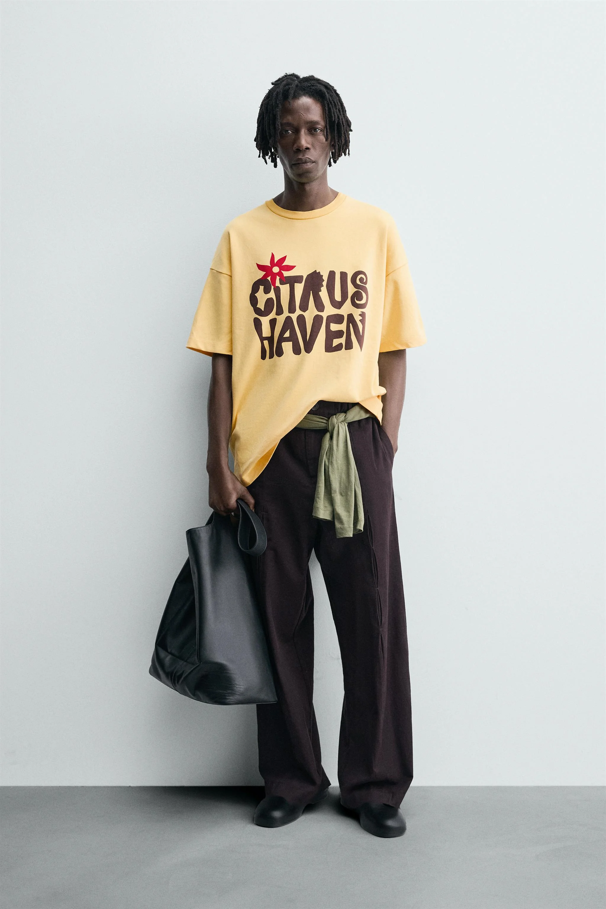 سویشرت طرح‌دار با نوشته چاپی