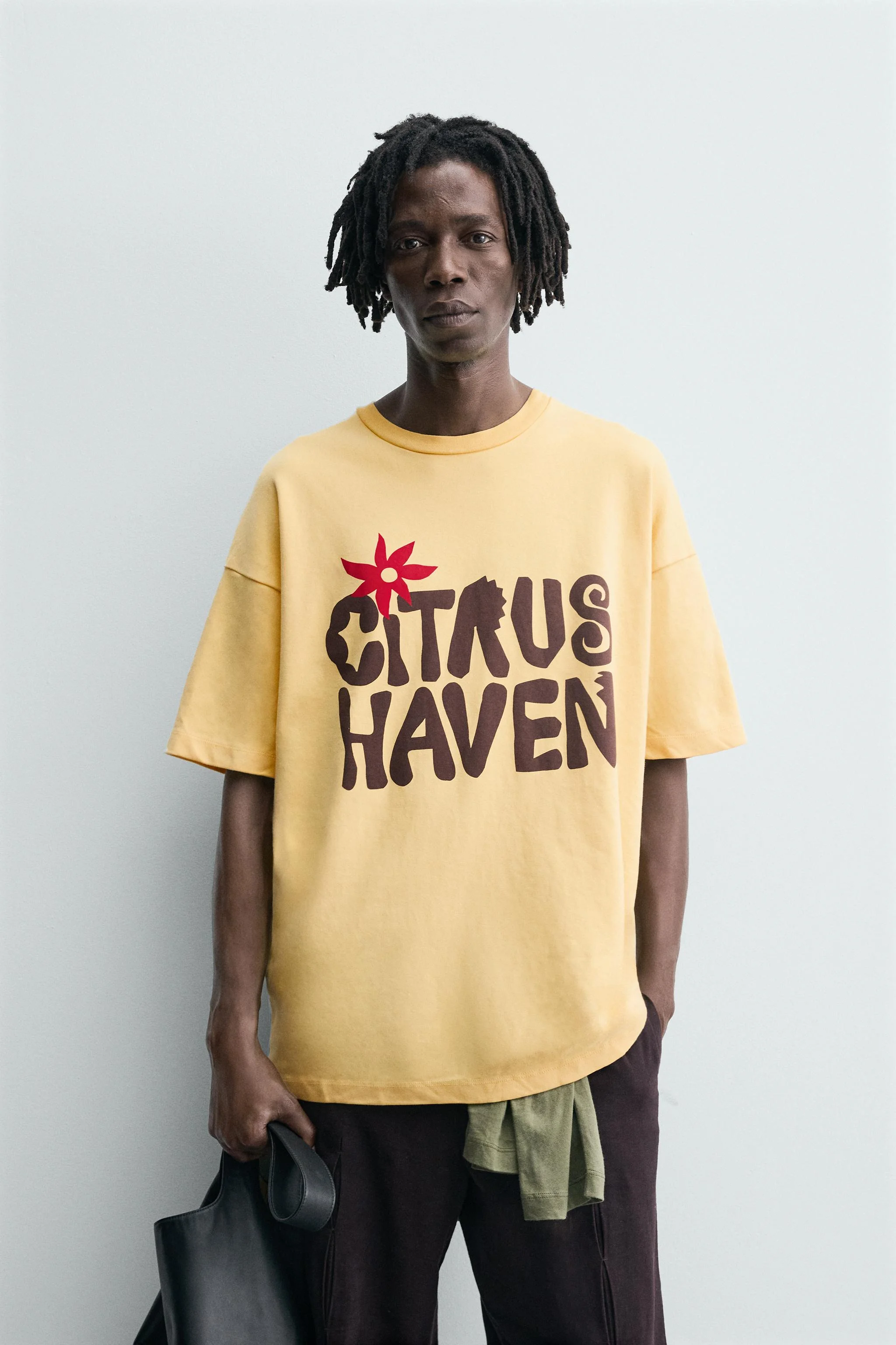 سویشرت طرح‌دار با نوشته چاپی